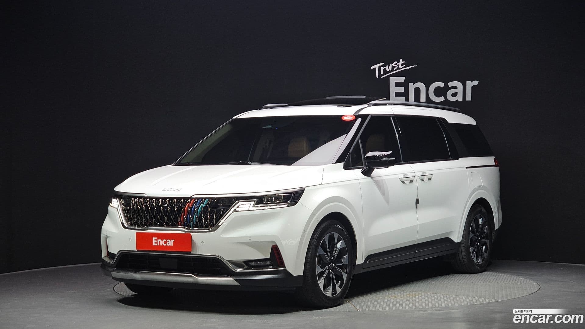 Main__Slider__Photo:Canival Kia 2023.4-0