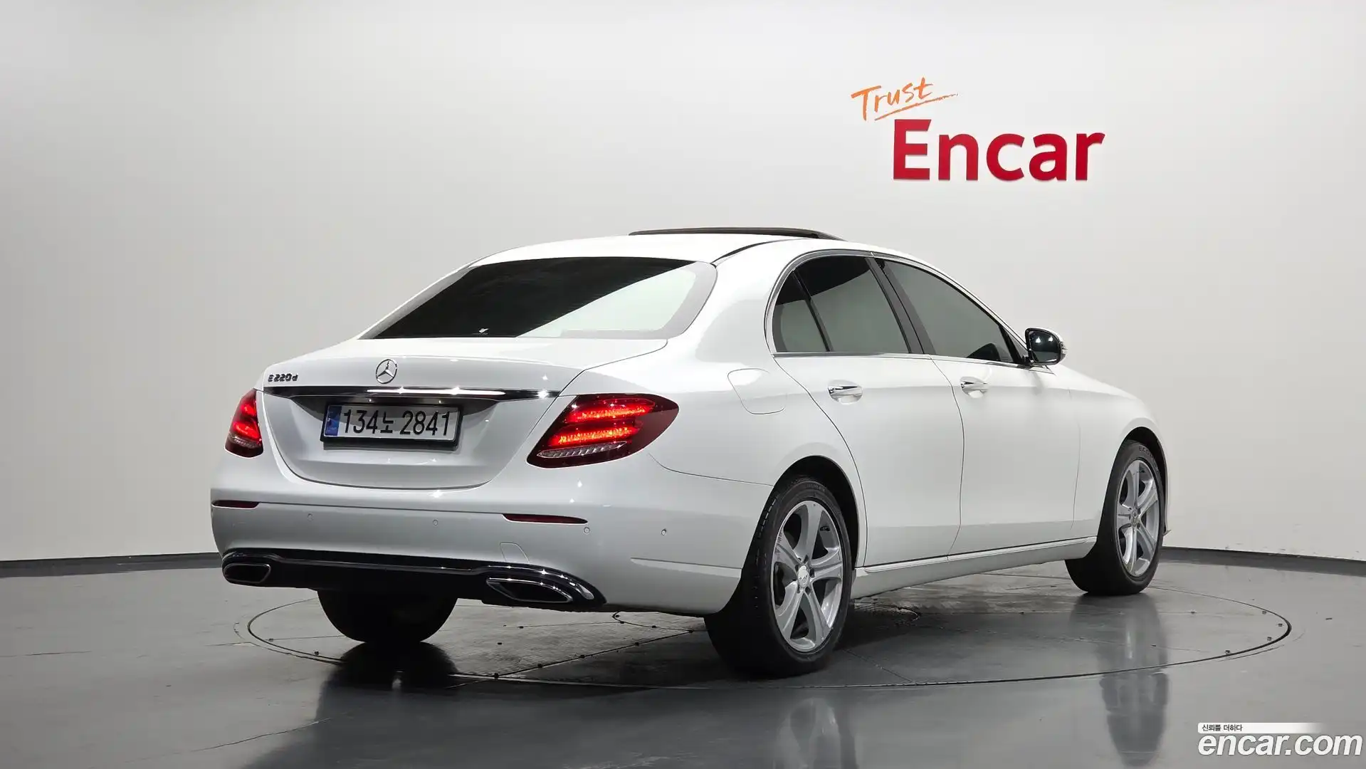 E-Class Mercedes-Benz 2018.3-OUTER-002