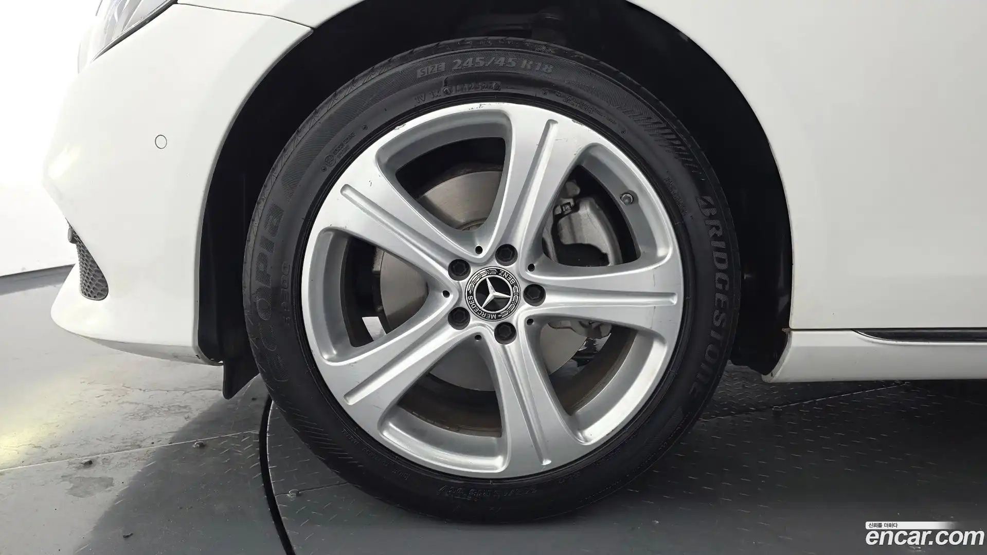 E-Class Mercedes-Benz 2018.3-OUTER-005