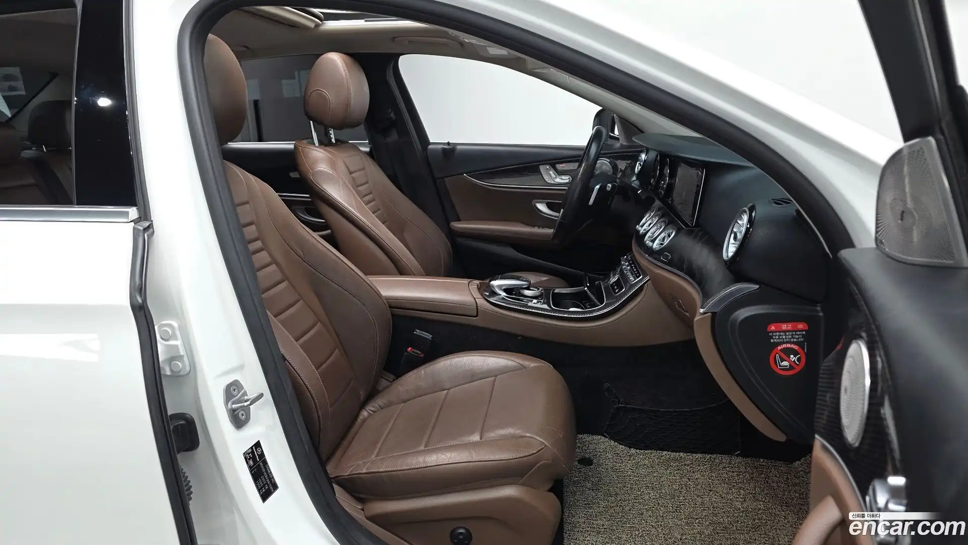 E-Class Mercedes-Benz 2018.3-OPTION-015