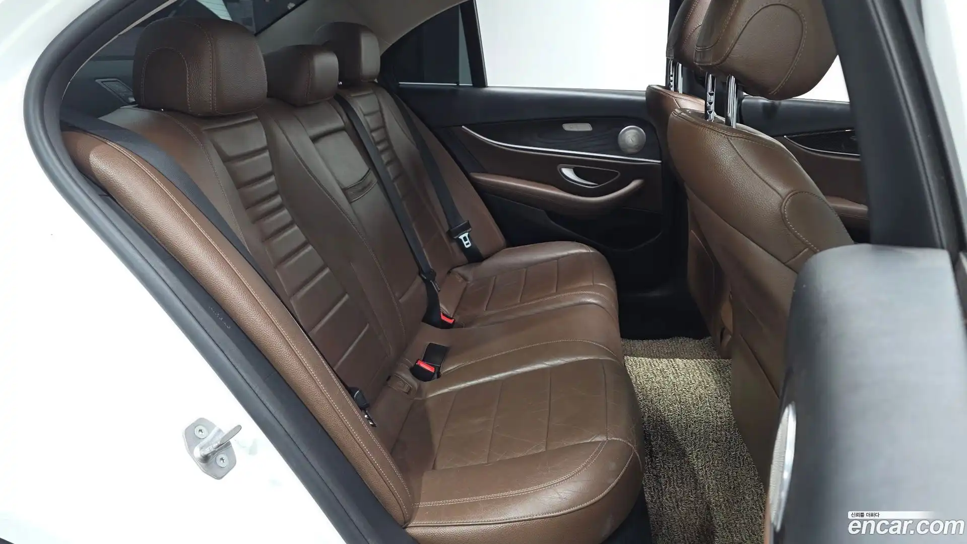 E-Class Mercedes-Benz 2018.3-OPTION-016