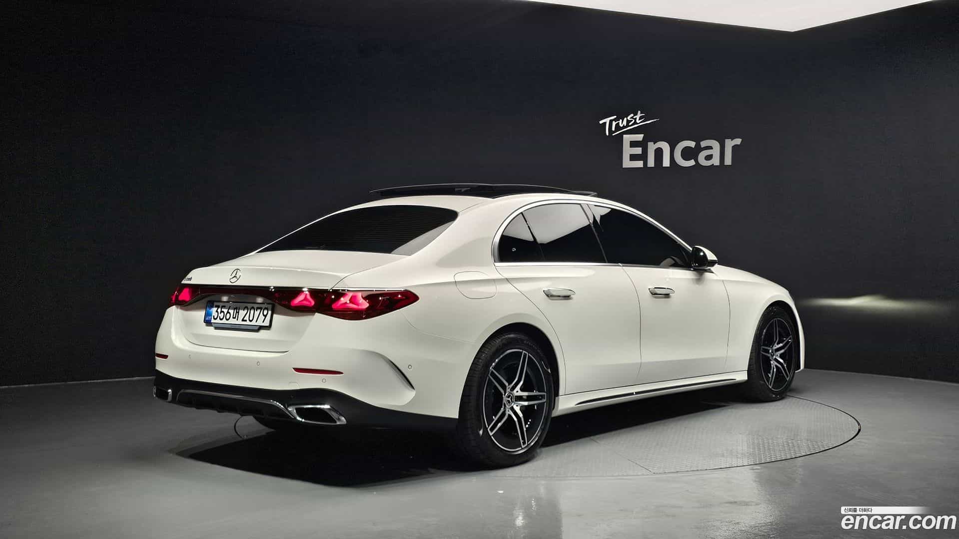 E-Class Mercedes-Benz 2025.10-OUTER-002