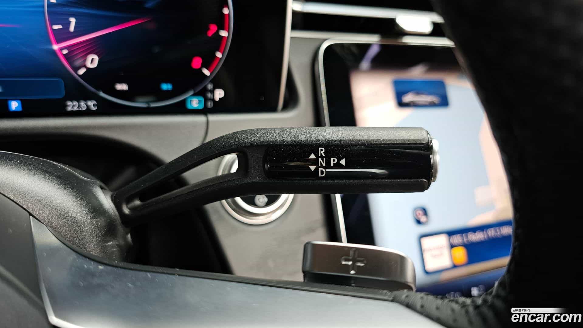 E-Class Mercedes-Benz 2025.10-INNER-009