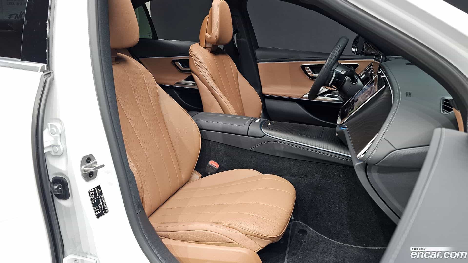 E-Class Mercedes-Benz 2025.10-OPTION-015