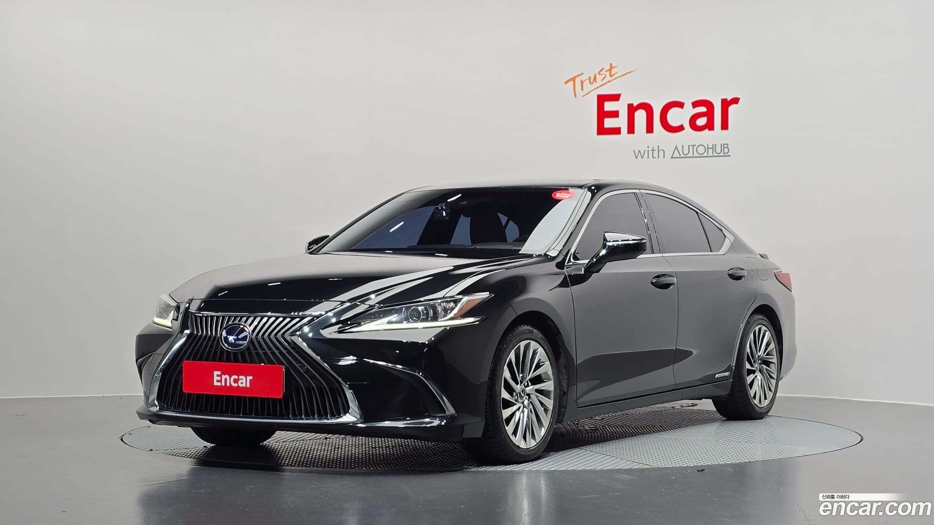 Main__Slider__Photo:ES Lexus 2020.11-0