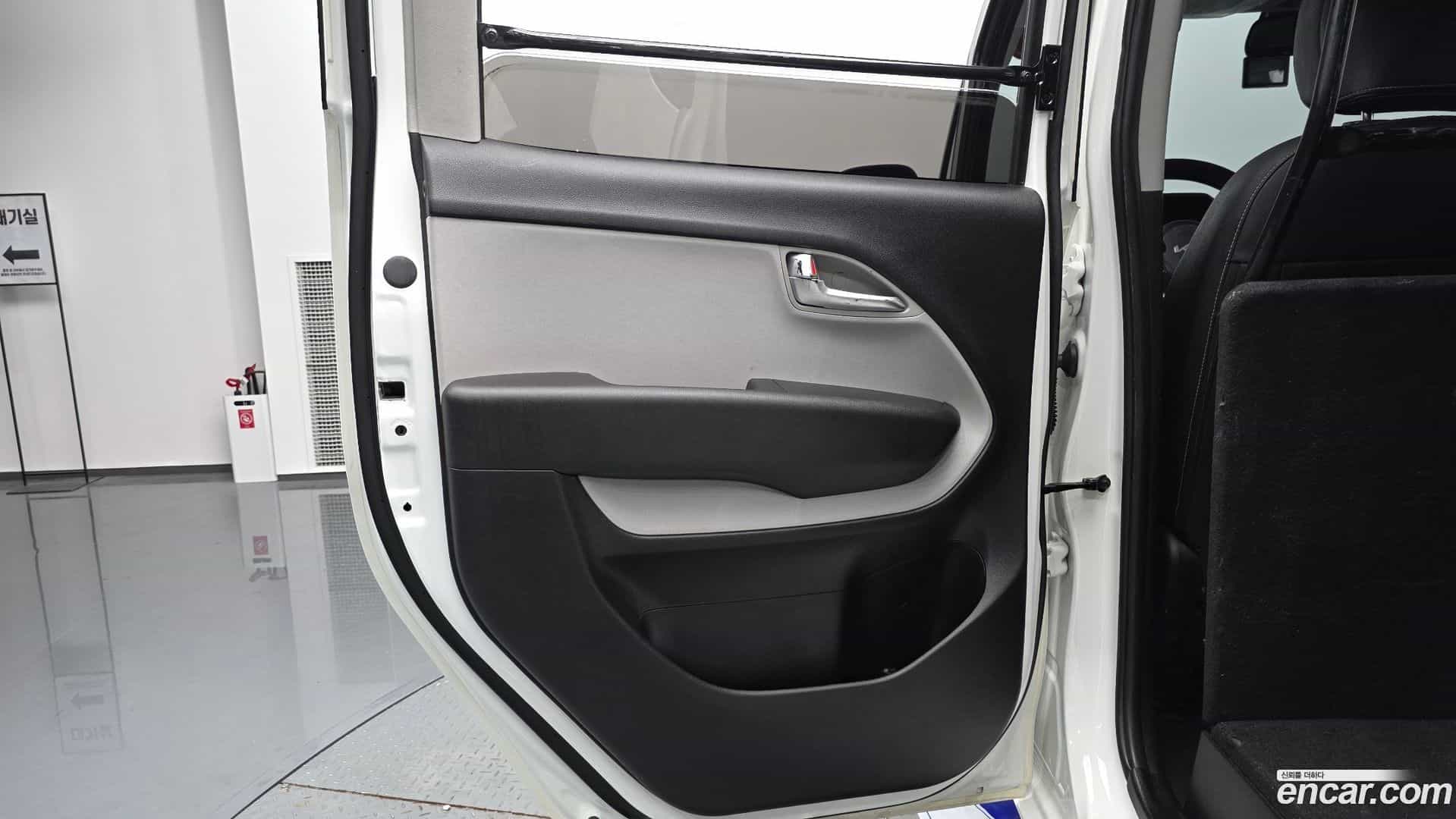 RAY Kia 2023.7-INNER-035