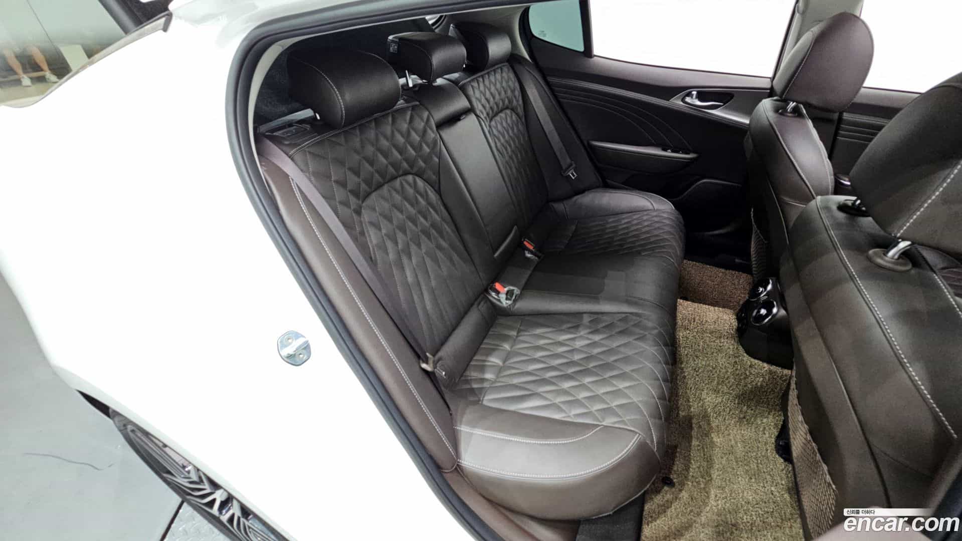 Stinger Kia 2022.6-OPTION-015