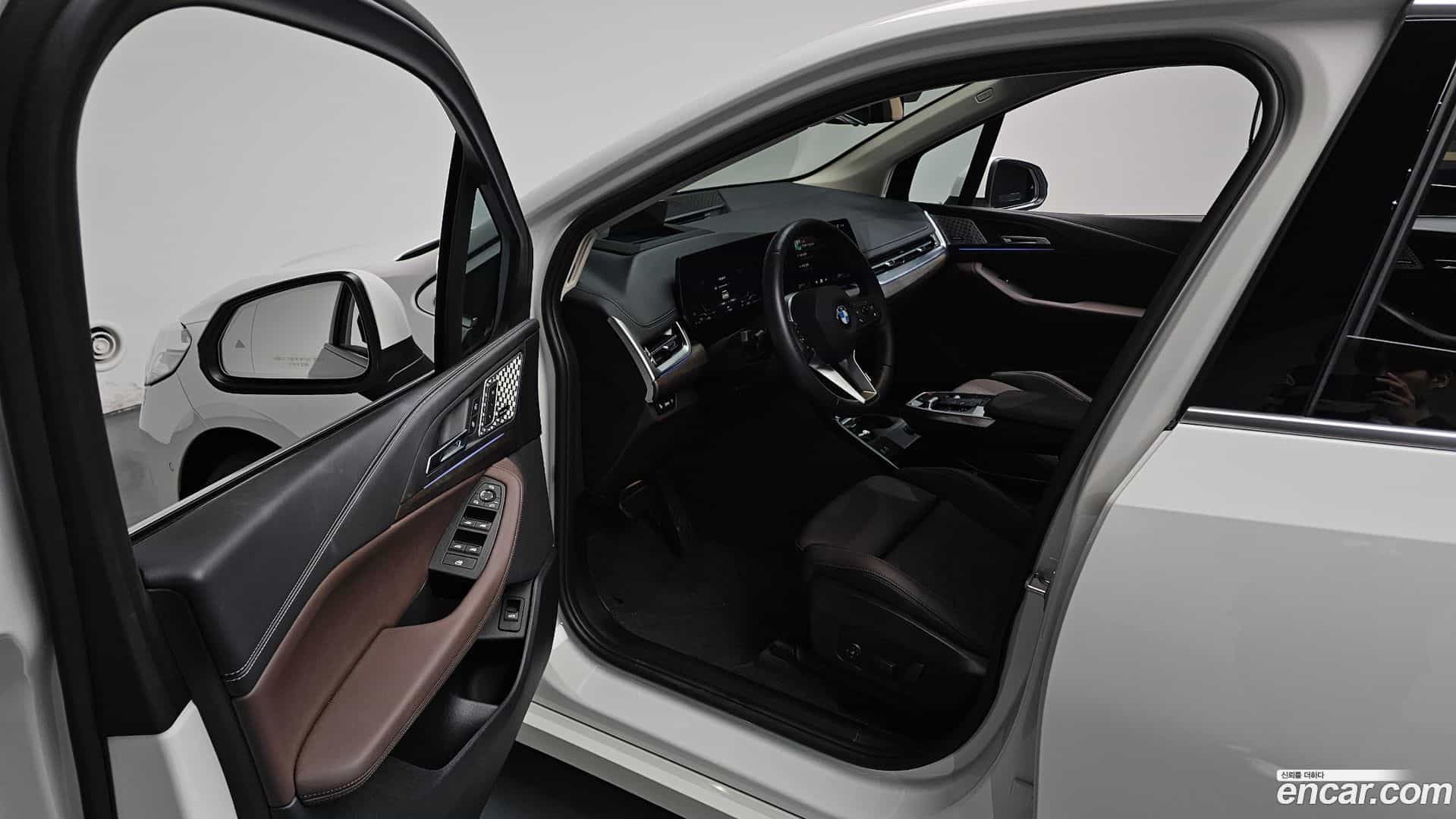 2-Series BMW 2024.11-INNER-010