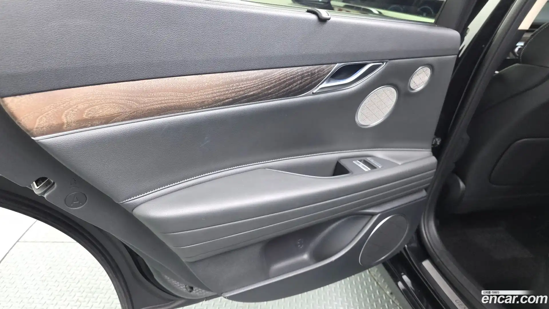 G80 Genesis 2020.4-INNER-035