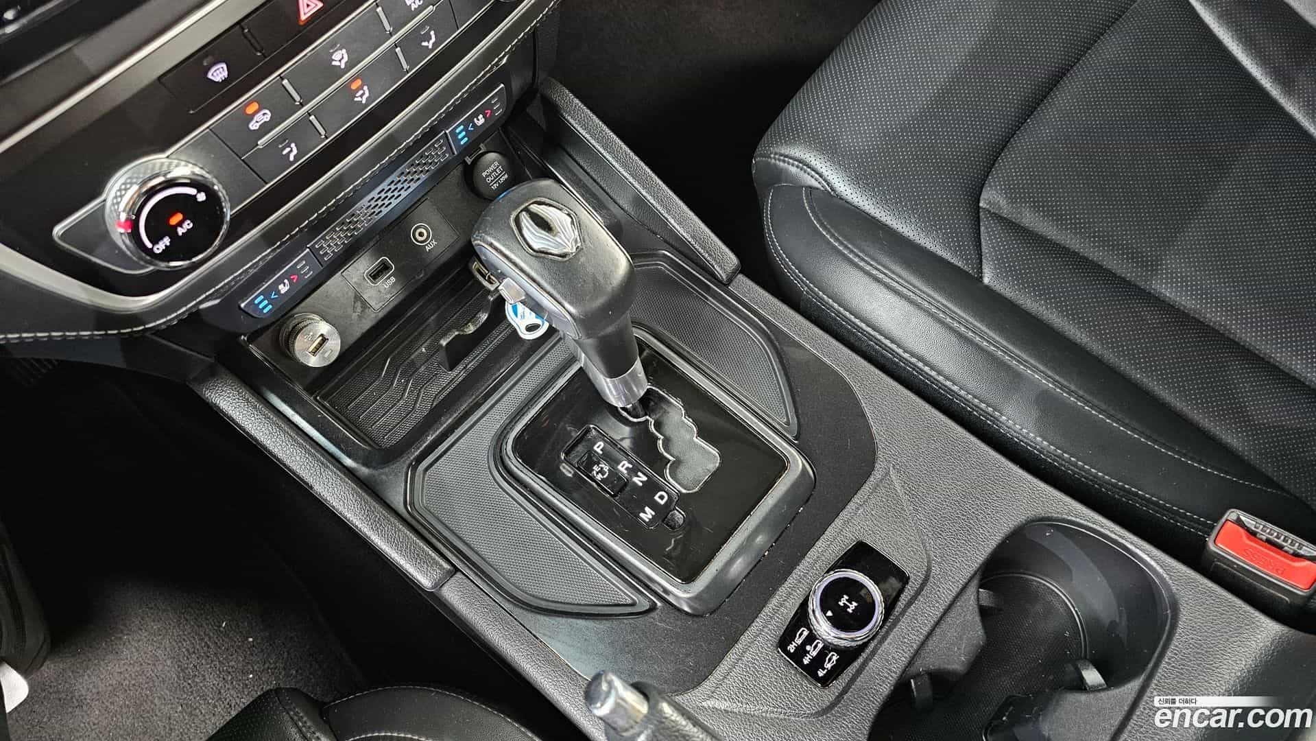 Rexton KG Mobility 2020.5-INNER-009