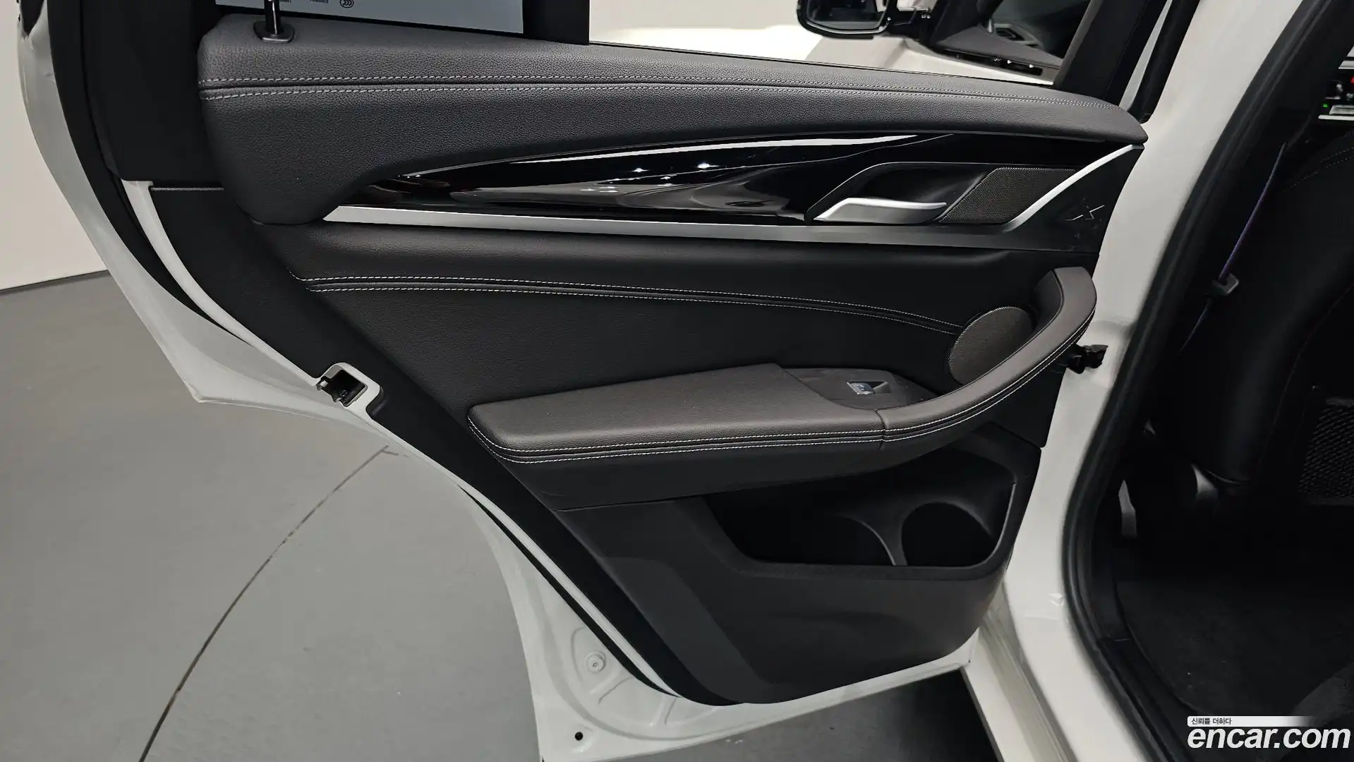 X4 BMW 2023.8-INNER-035