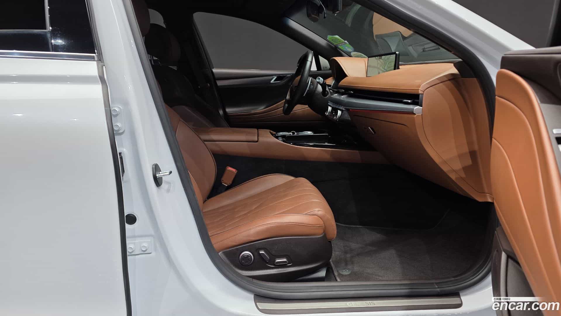 G80 Genesis 2023.0-INNER-036