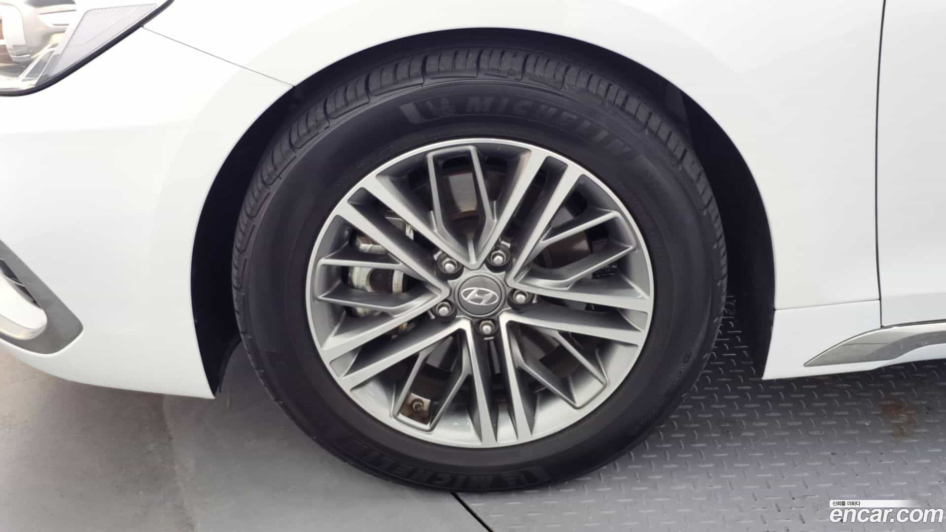 Grandeur Hyundai 2018.6-OUTER-005