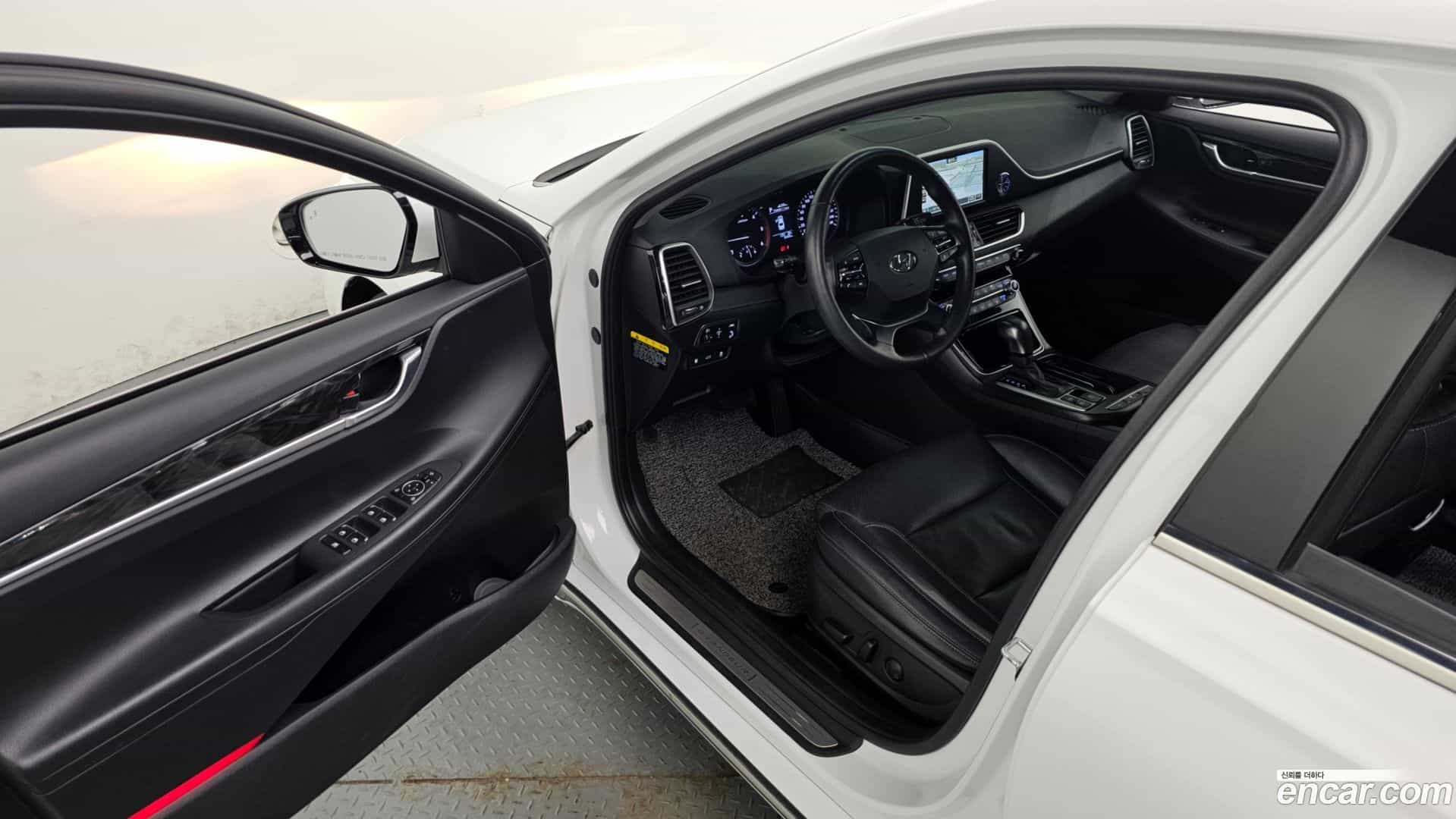 Grandeur Hyundai 2018.6-INNER-010