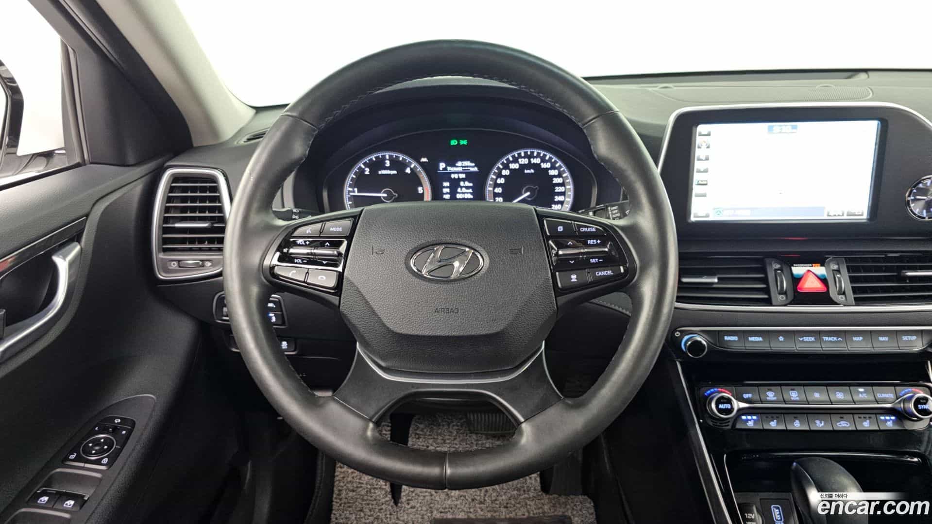 Grandeur Hyundai 2018.6-OPTION-019