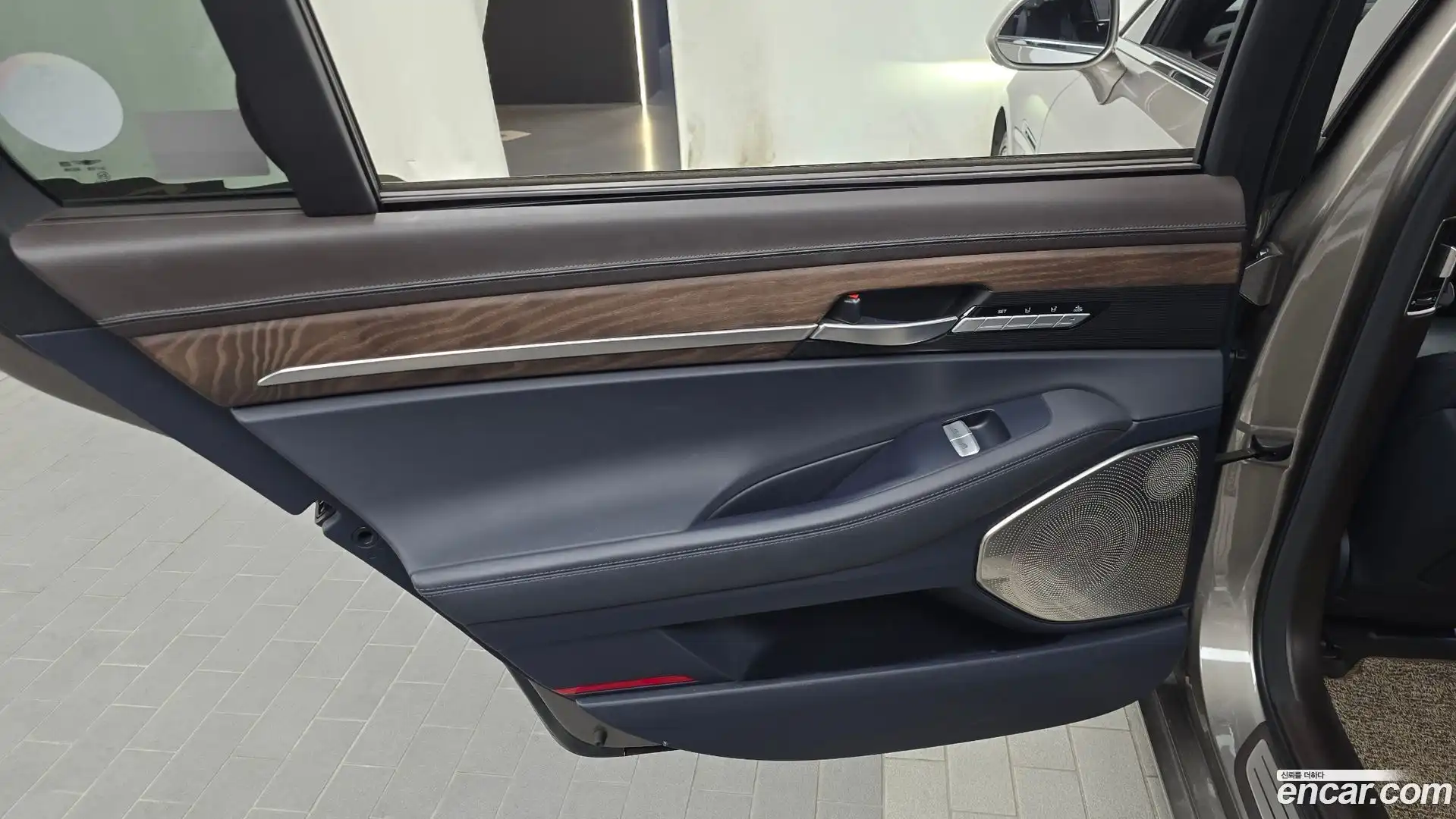G90 Genesis 2018.10-INNER-035
