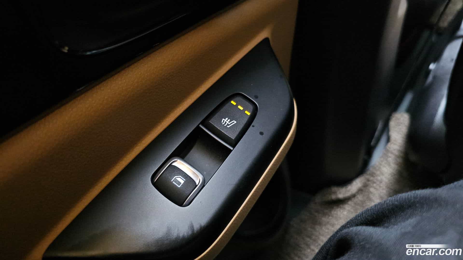 Canival Kia 2023.8-OPTION-021