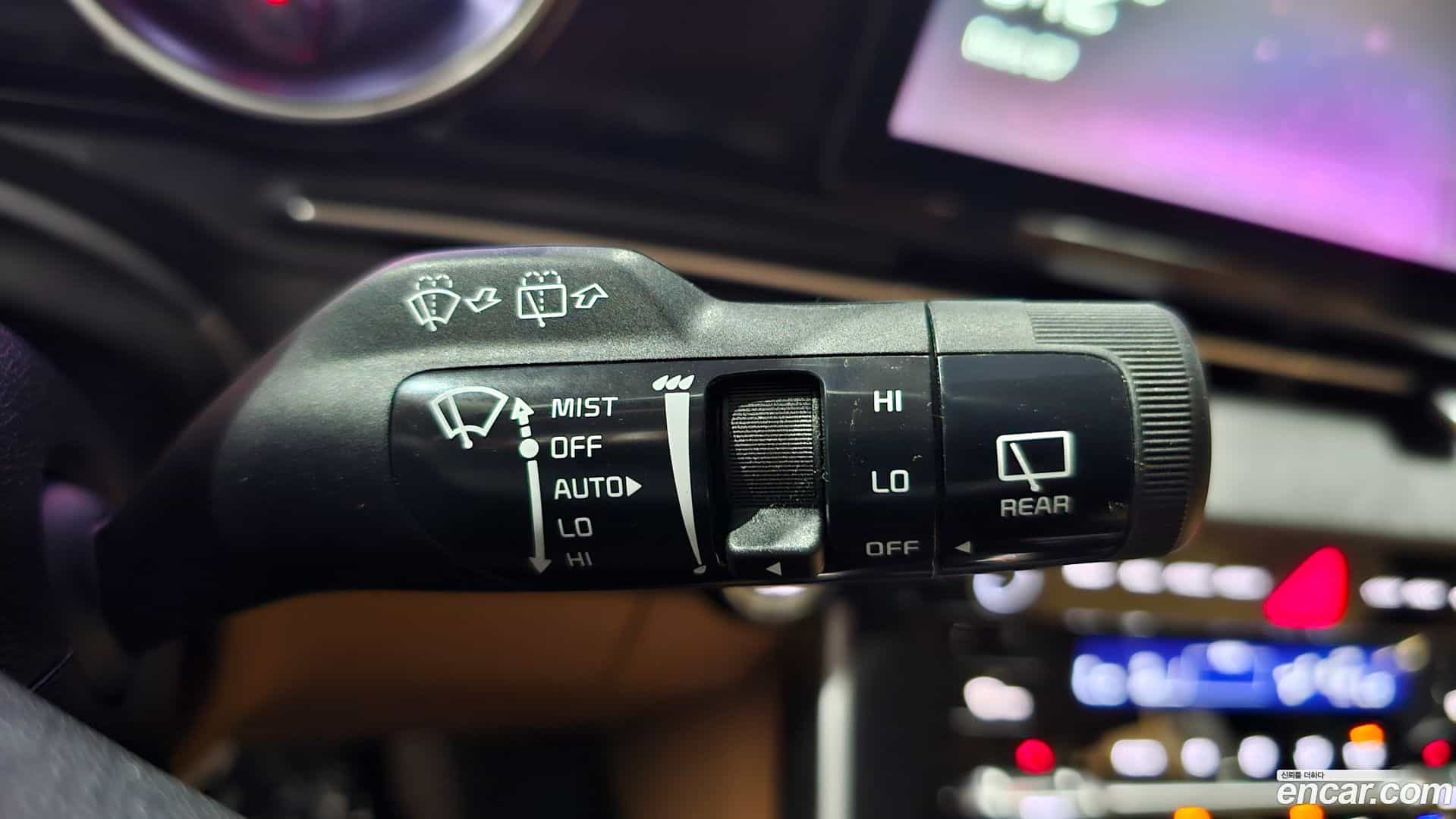 Canival Kia 2023.8-OPTION-043