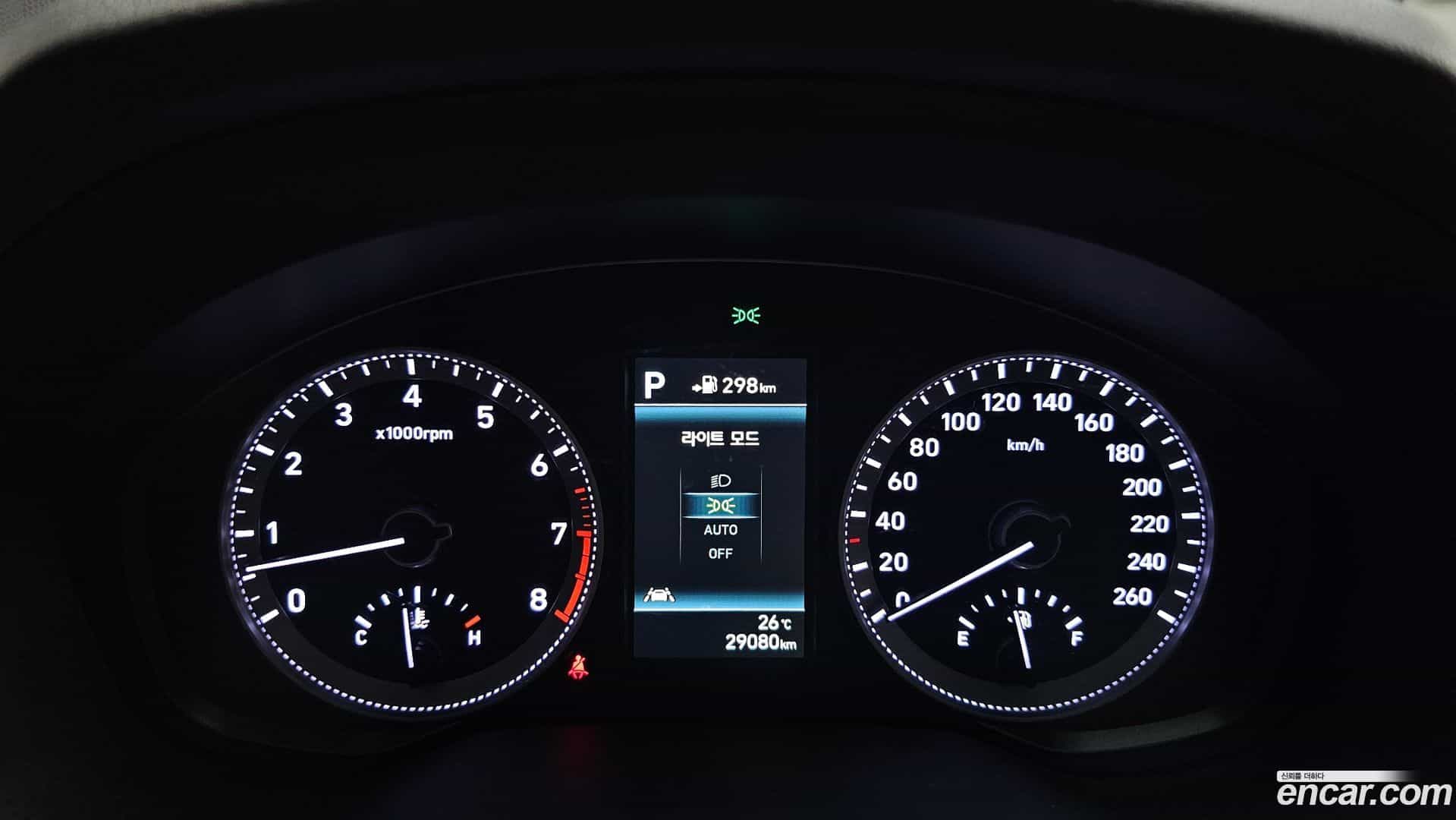 Grandeur Hyundai 2018.2-INNER-008
