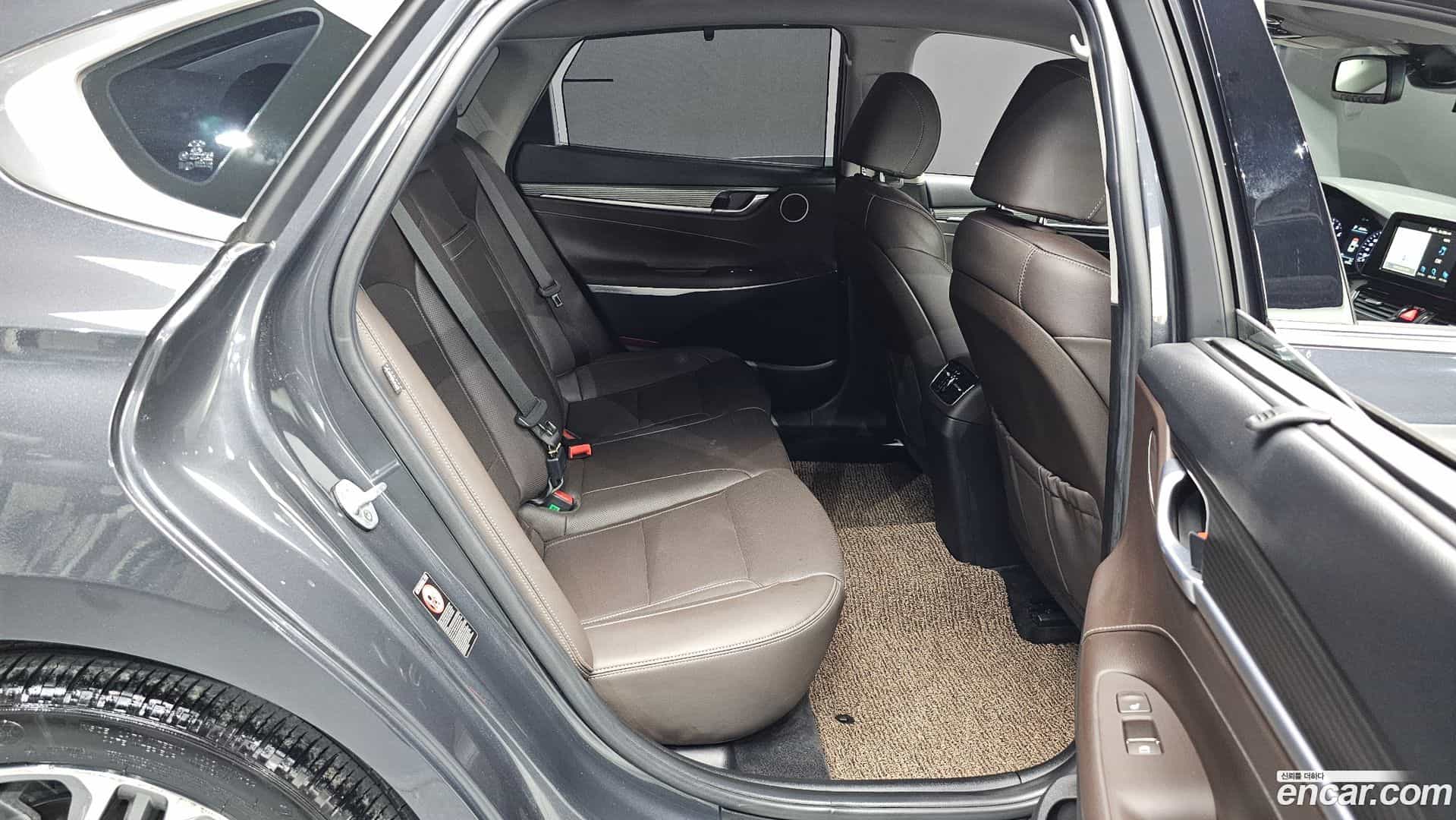 Grandeur Hyundai 2018.2-OPTION-015