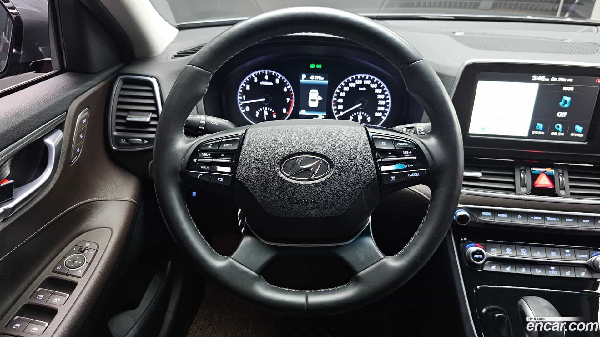 Grandeur Hyundai 2018.2-OPTION-016