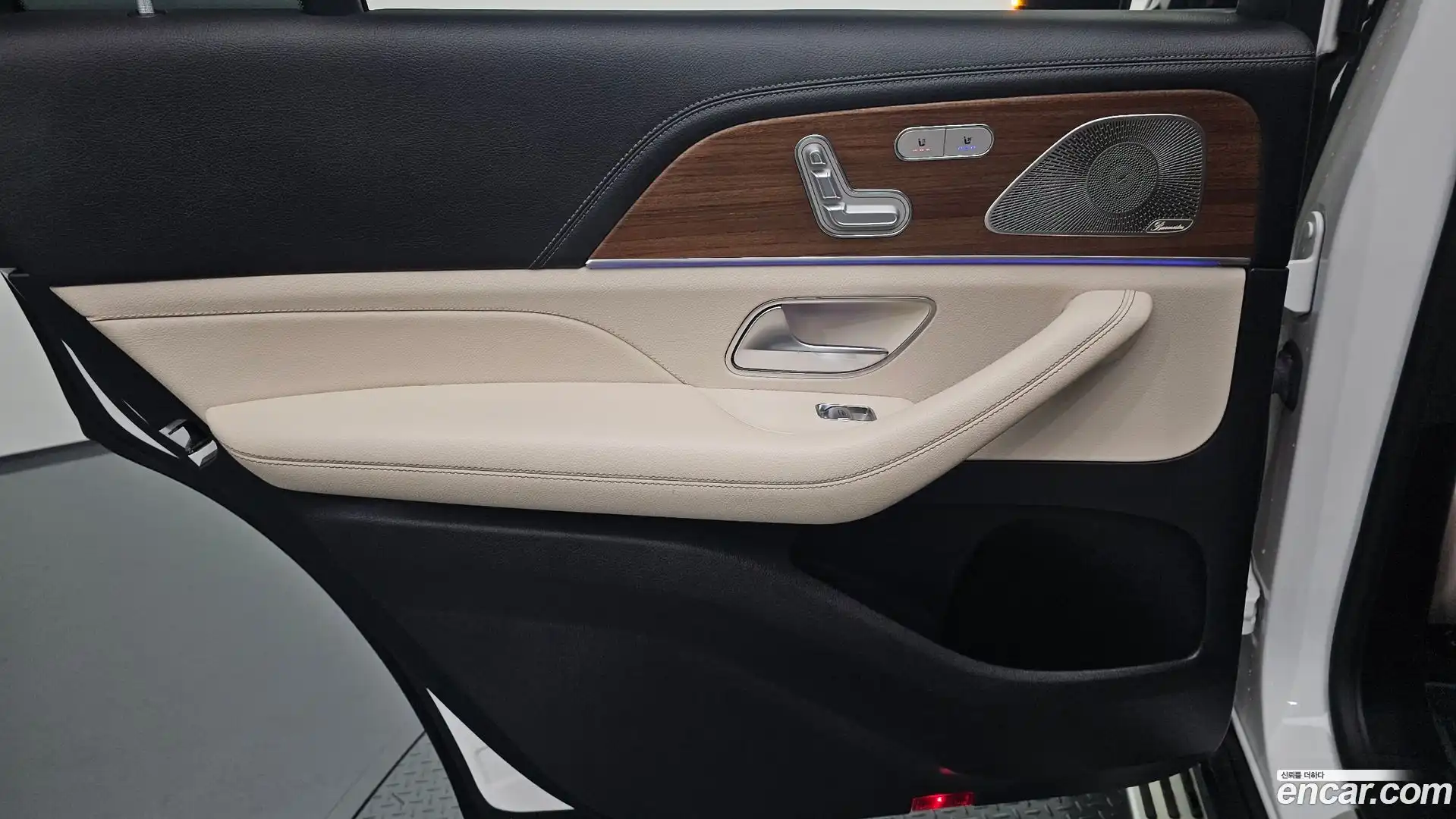 GLS-Class Mercedes-Benz 2021.7-INNER-035