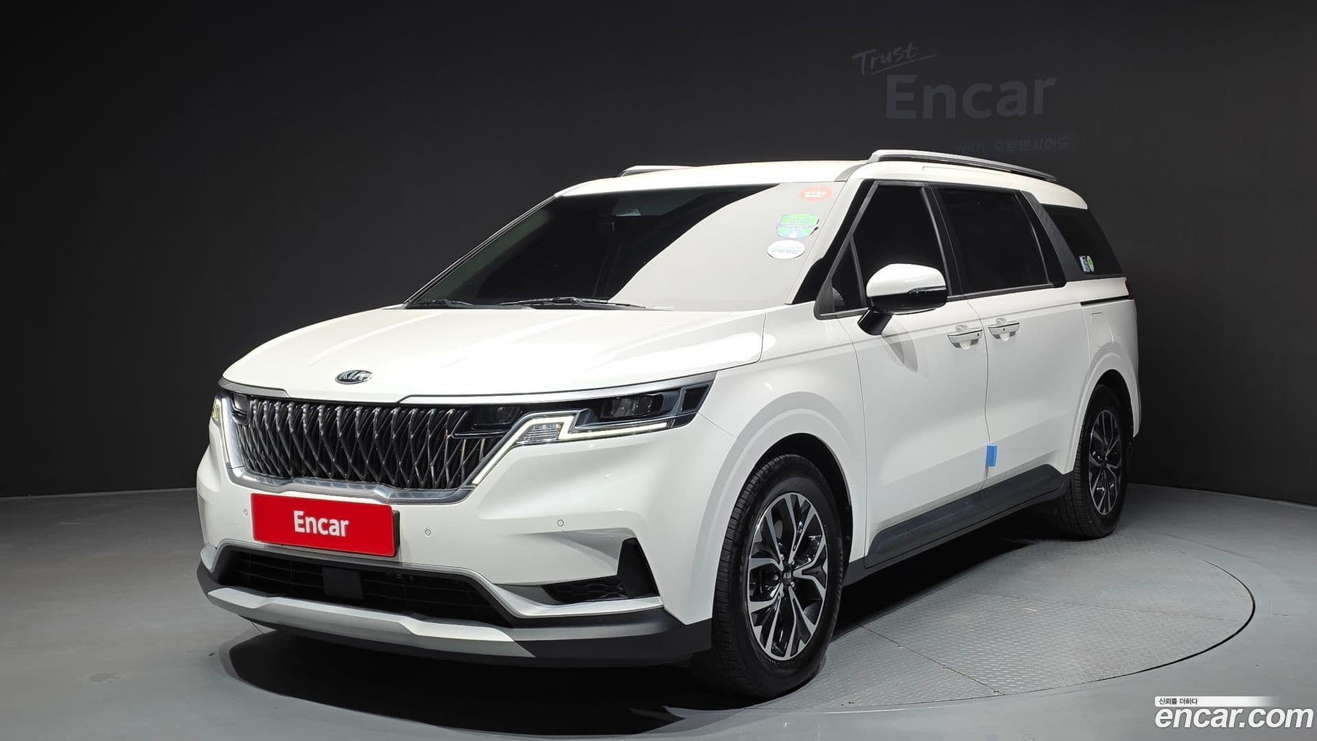 Main__Slider__Photo:Canival Kia 2021.5-0