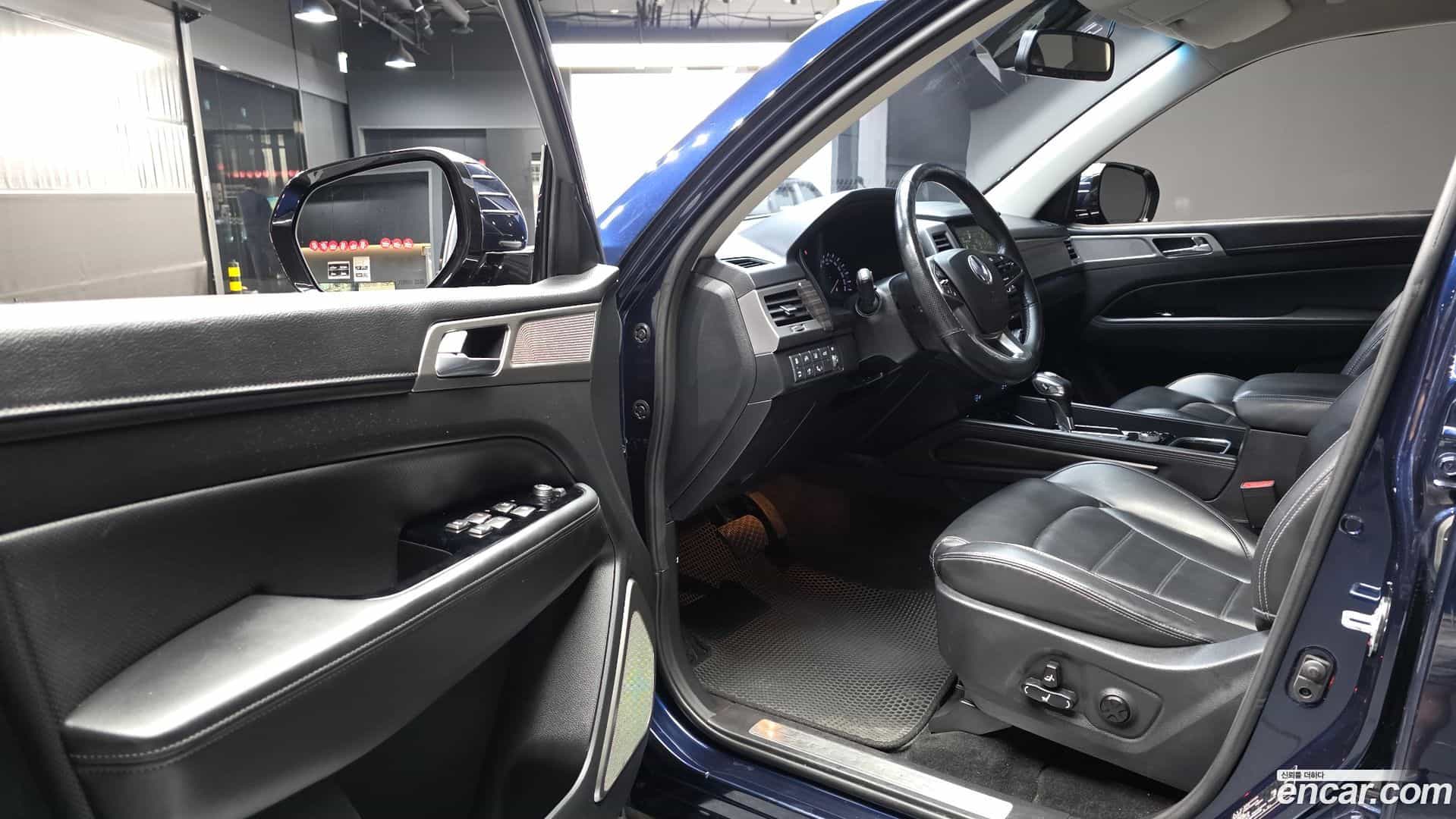 Rexton KG Mobility 2019.0-INNER-010