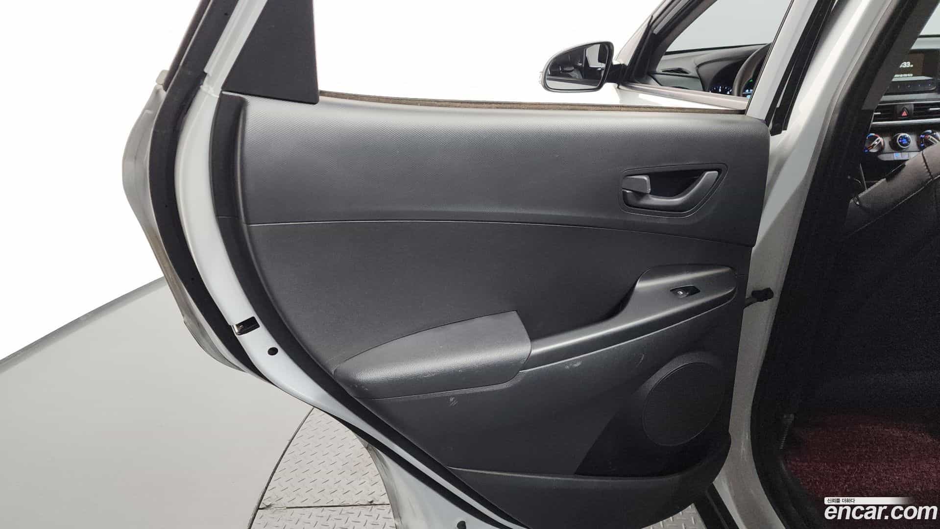 Kona Hyundai 2017.11-INNER-035