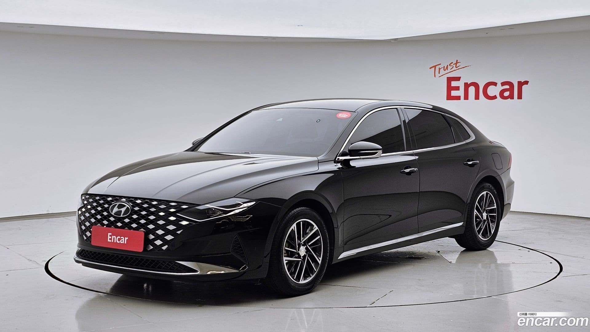 Main__Slider__Photo:Grandeur Hyundai 2021.2-0