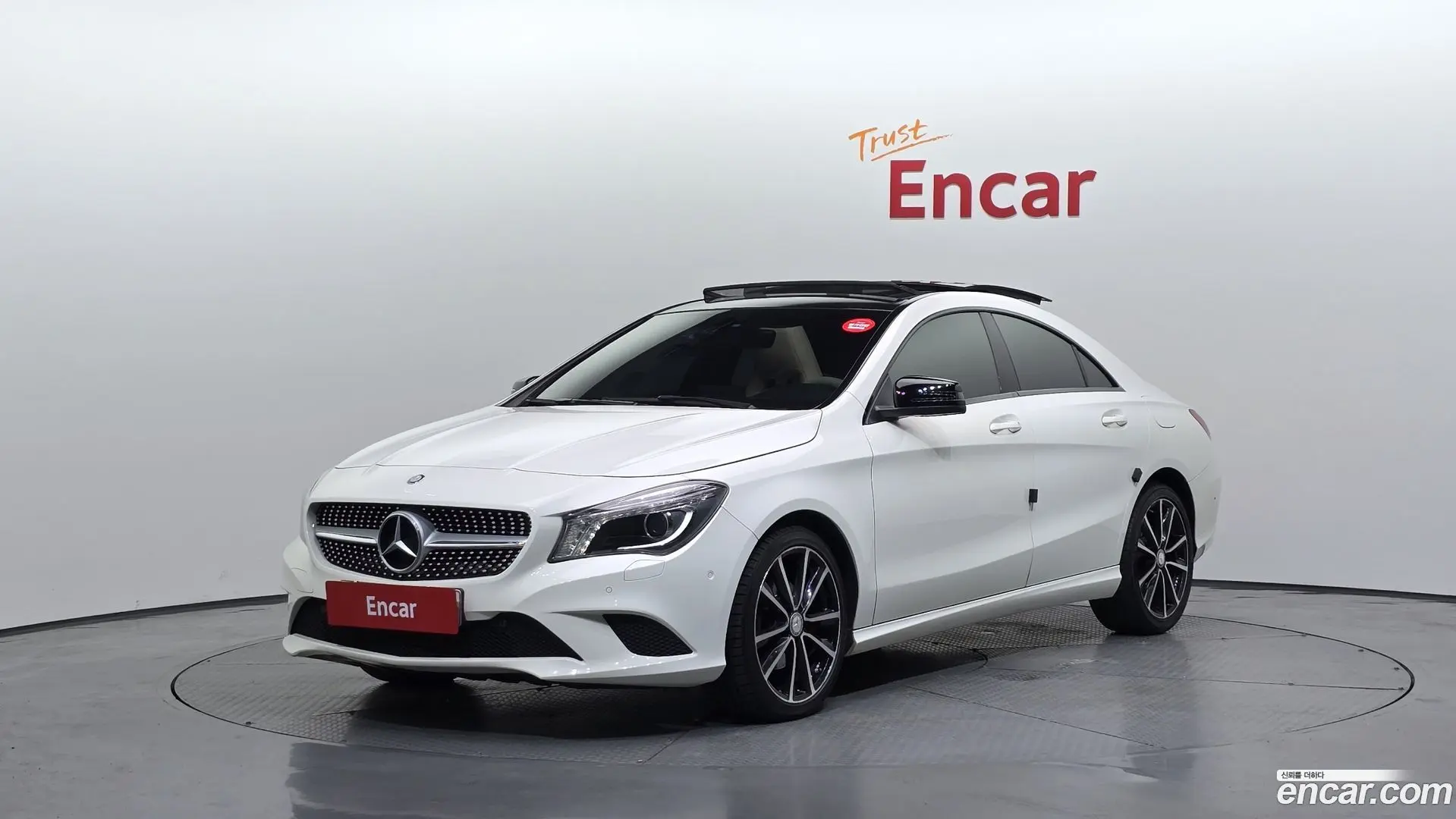 Main__Slider__Photo:CLA-Class Mercedes-Benz 2015.6-0