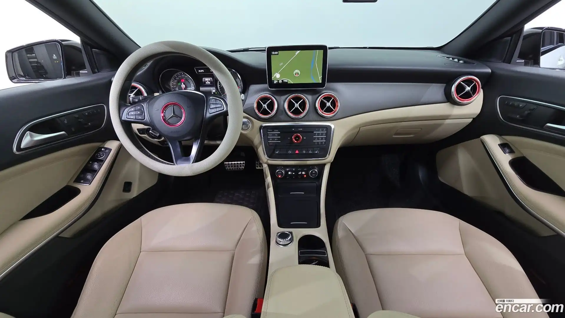 CLA-Class Mercedes-Benz 2015.6-INNER-007