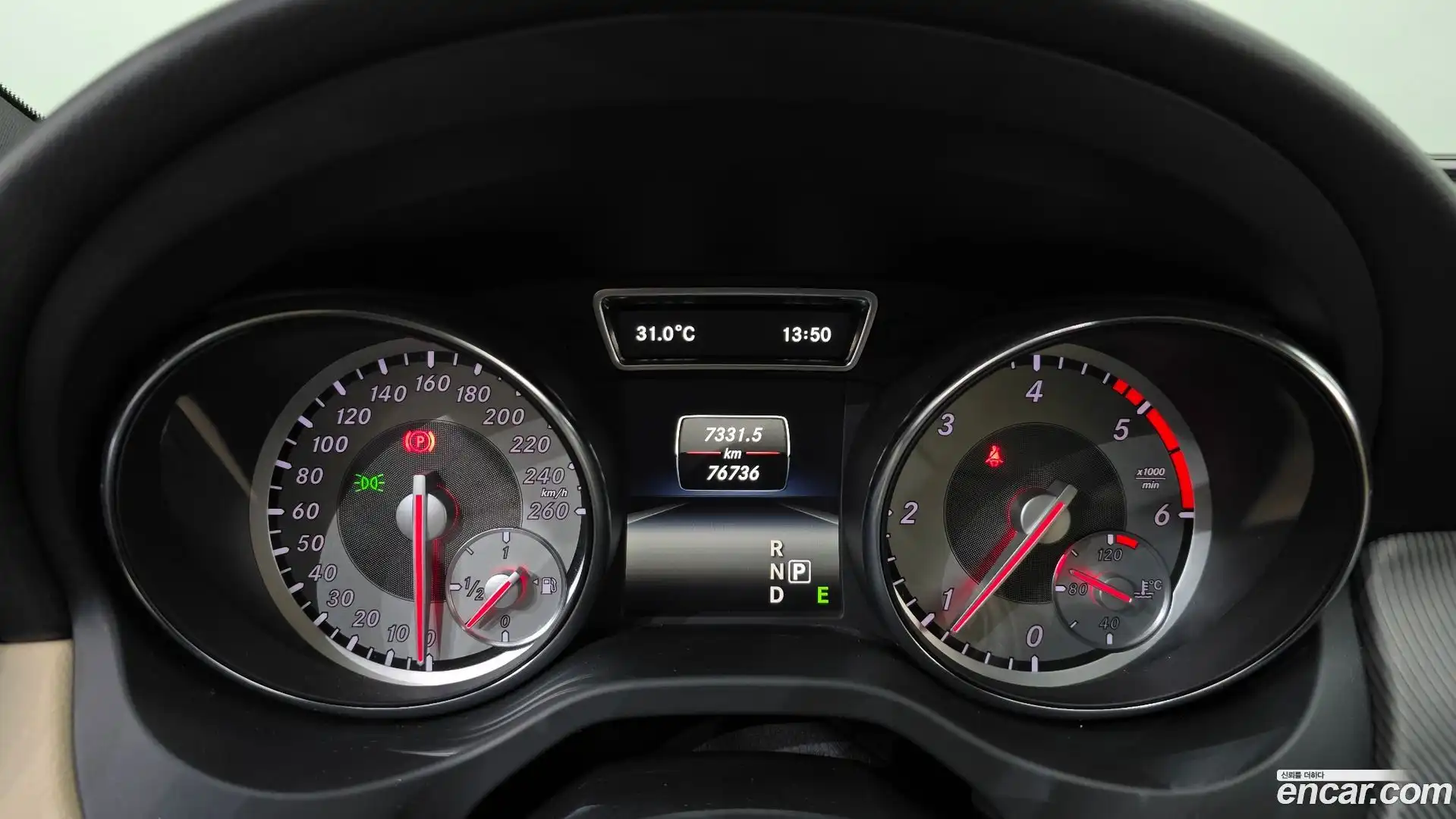CLA-Class Mercedes-Benz 2015.6-INNER-008
