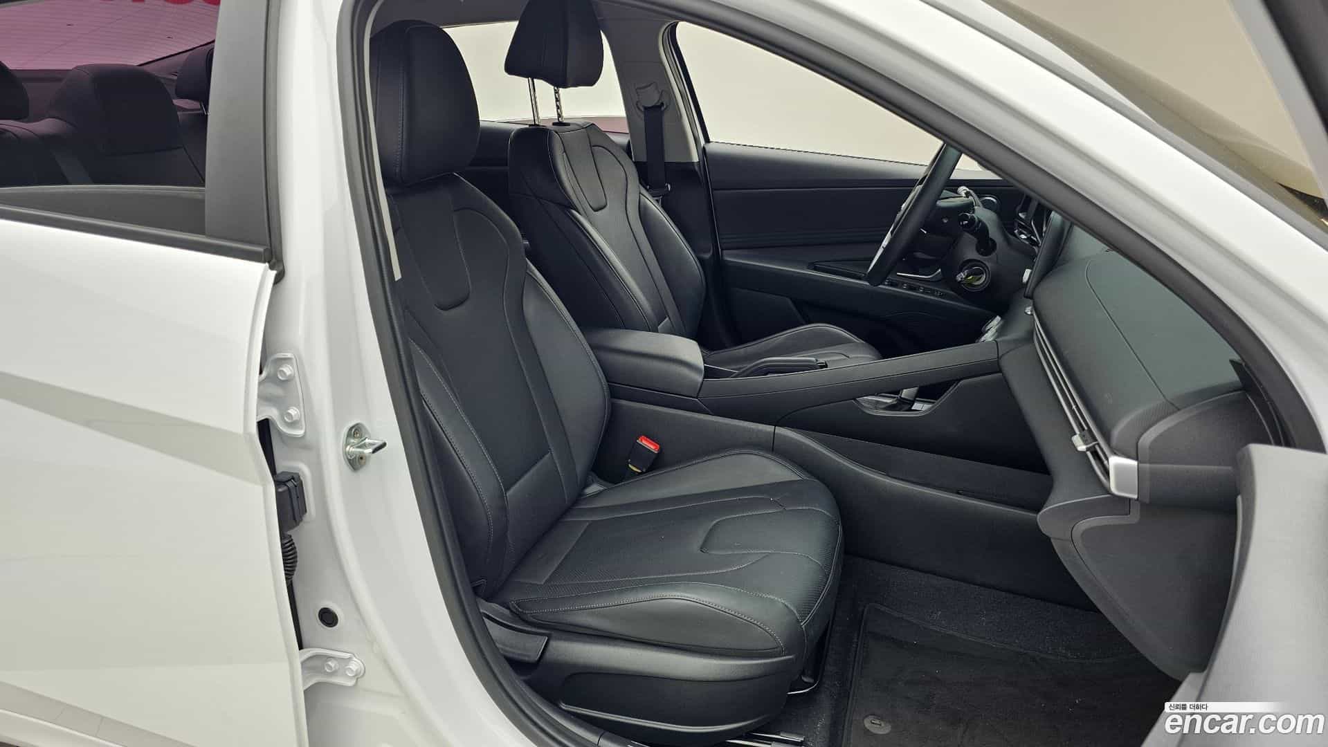 AVANTE Hyundai 2020.6-OPTION-015