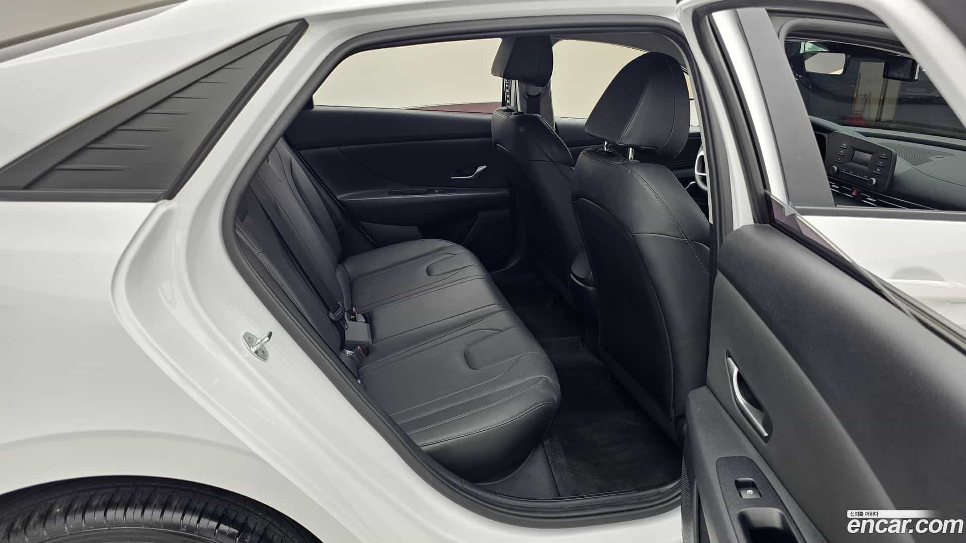 AVANTE Hyundai 2020.6-OPTION-016