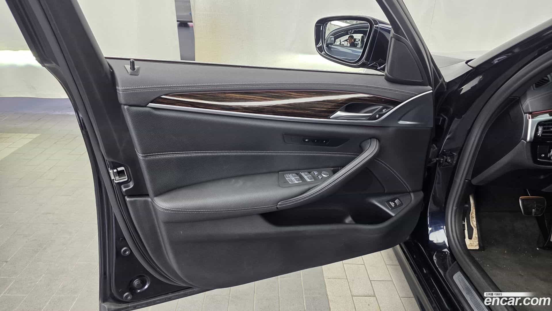 5-Series BMW 2022.3-INNER-034