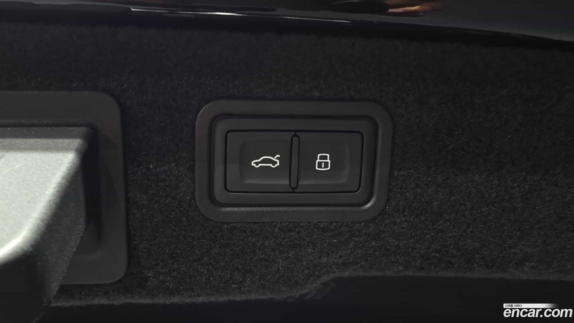 A8 Audi 2021.11-OPTION-047