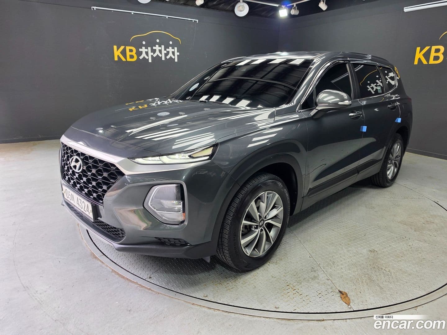 Main__Slider__Photo:Santafe Hyundai 2018.4-0