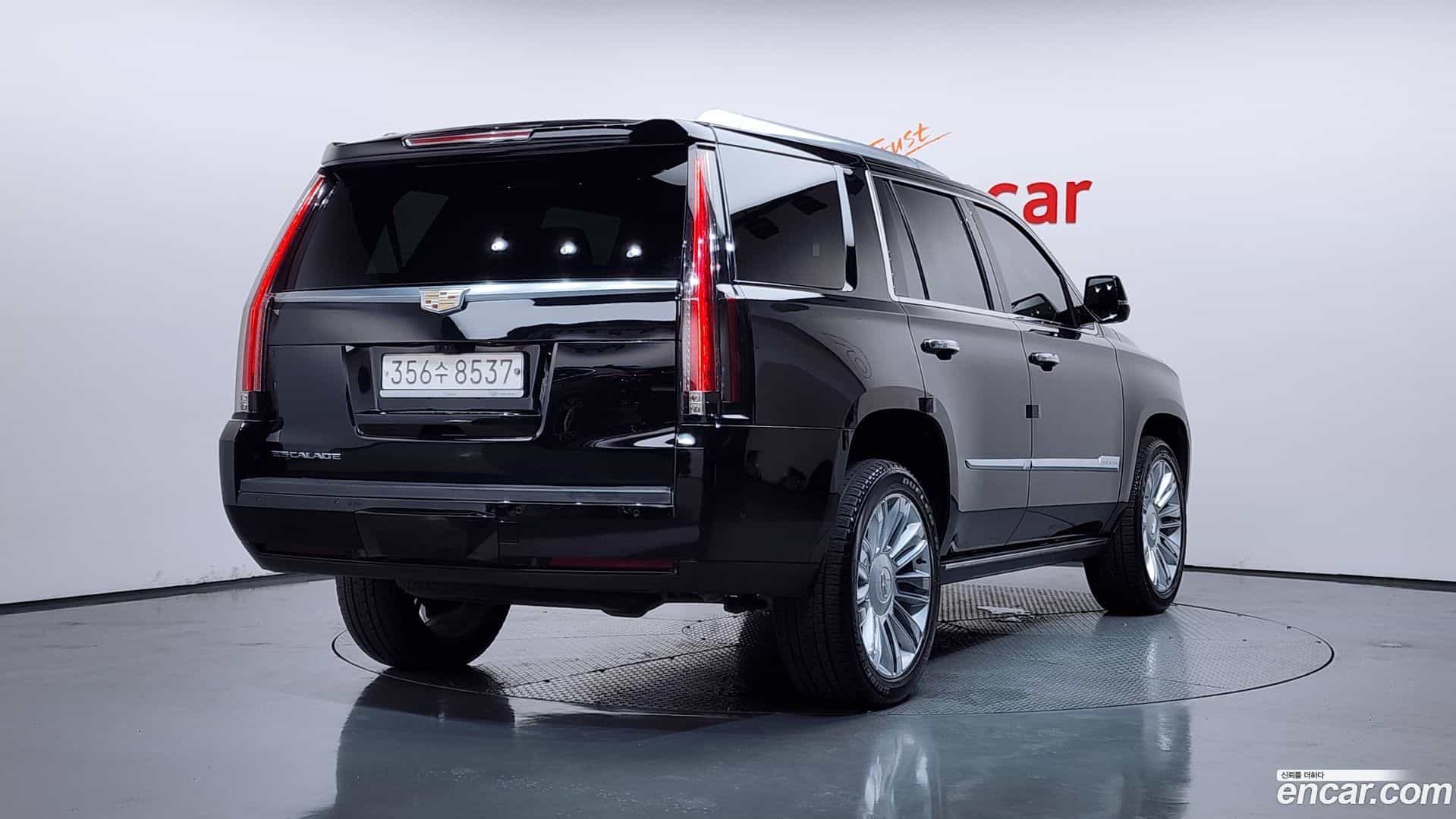 Escalade Cadillac 2019.6-OUTER-002