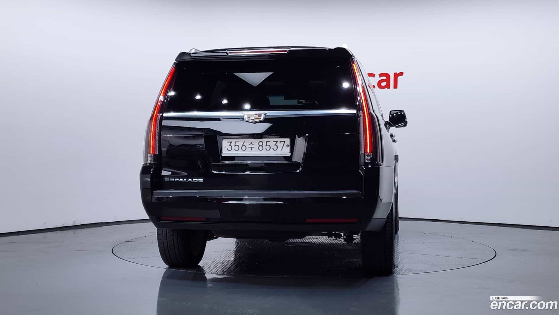 Escalade Cadillac 2019.6-OUTER-004