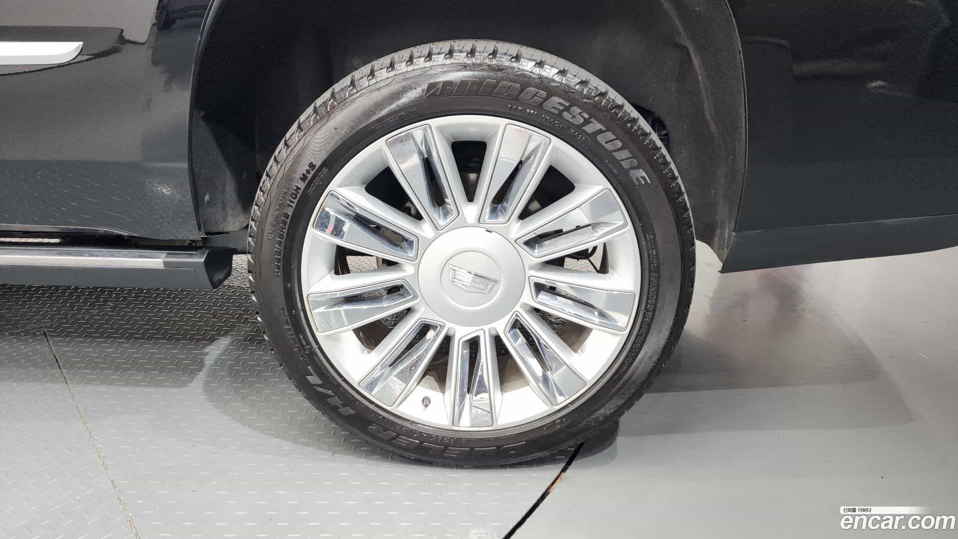 Escalade Cadillac 2019.6-OUTER-031