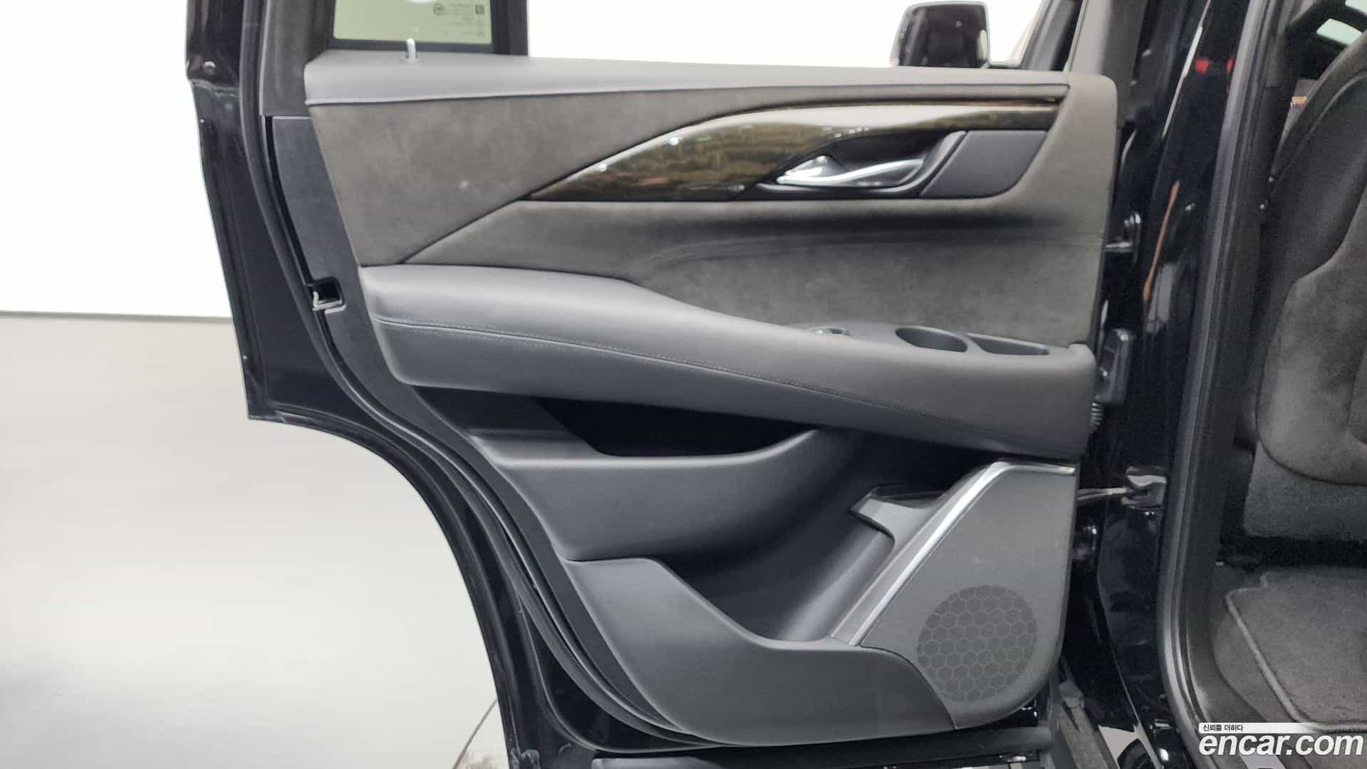 Escalade Cadillac 2019.6-INNER-035