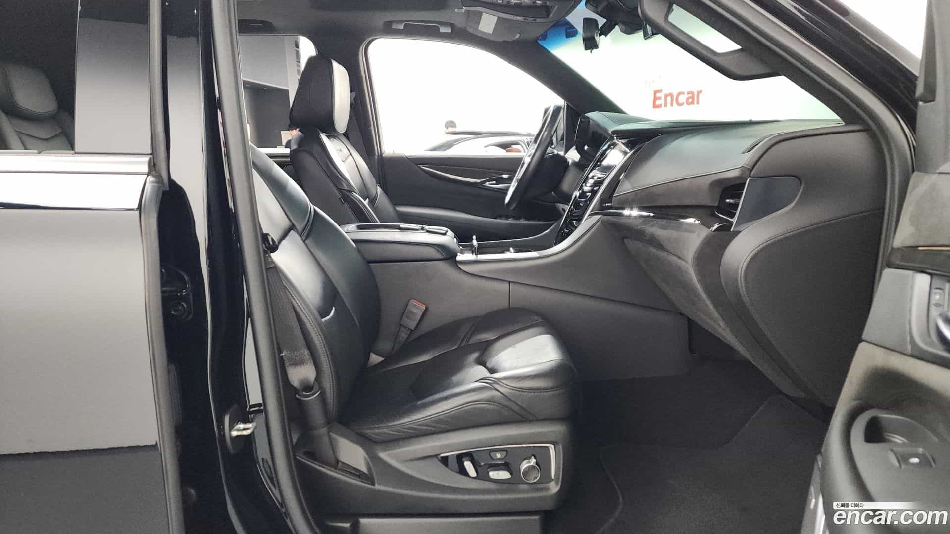 Escalade Cadillac 2019.6-INNER-036
