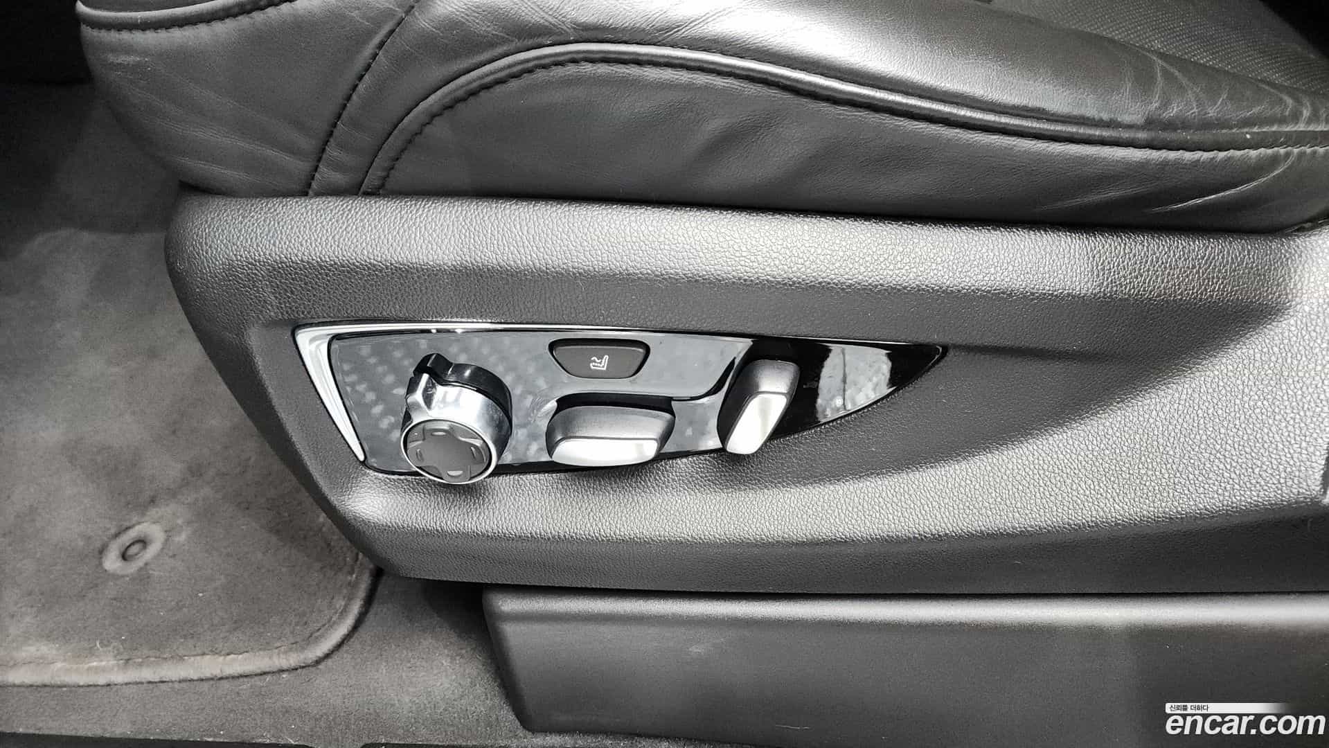 Escalade Cadillac 2019.6-OPTION-044