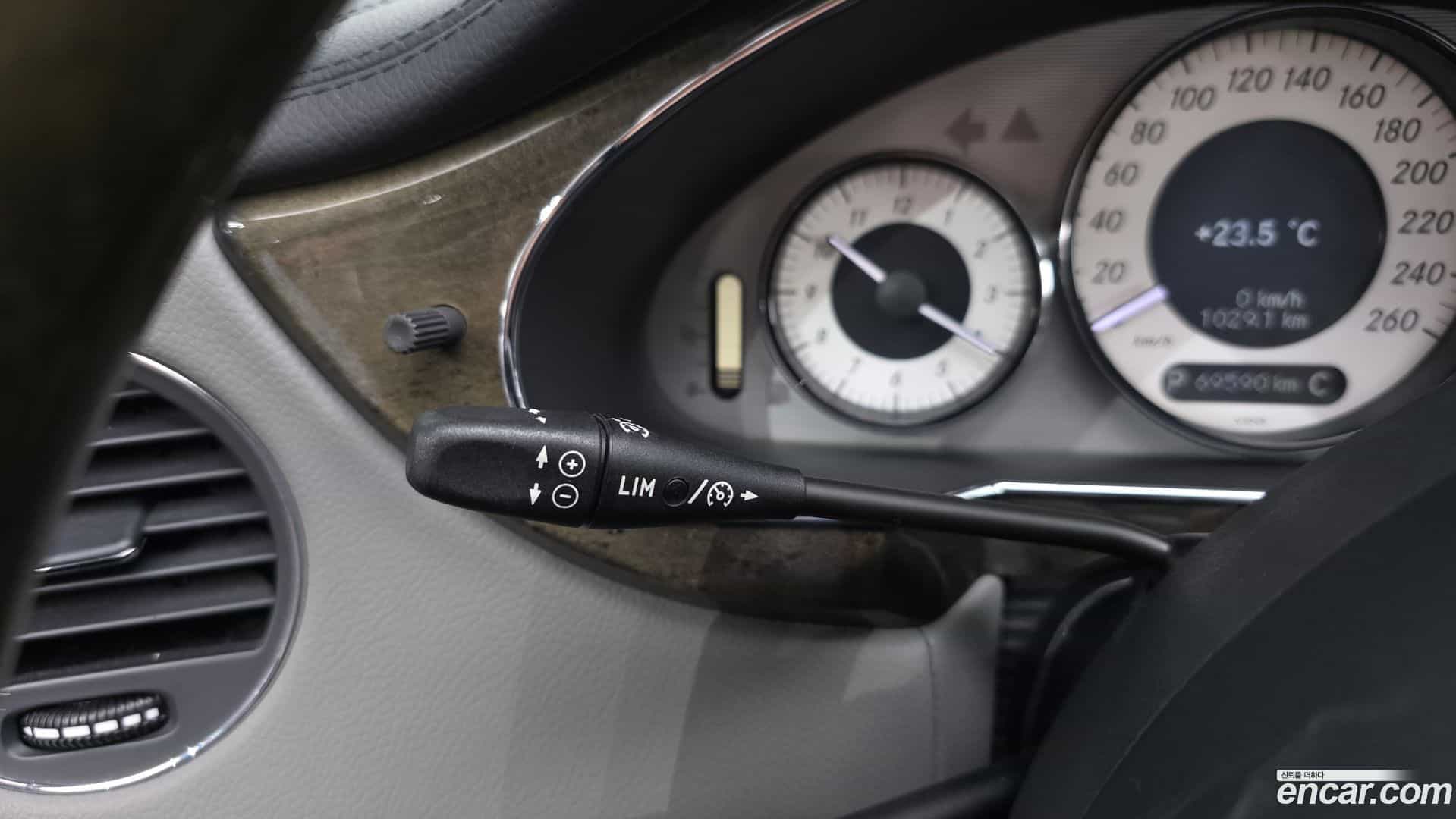 CLS-Class Mercedes-Benz 2009.9-OPTION-022