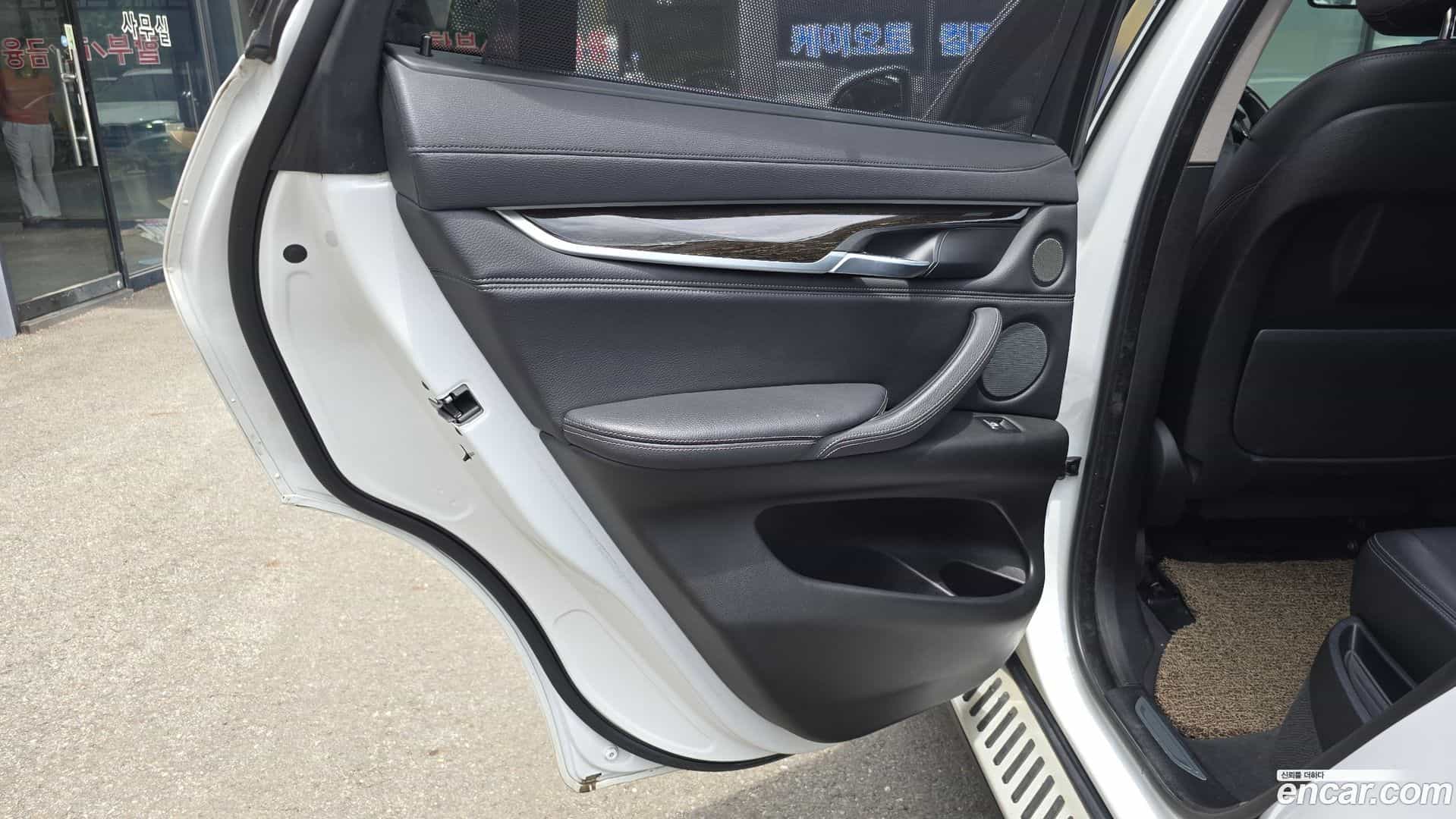 X6 BMW 2018.1-INNER-035