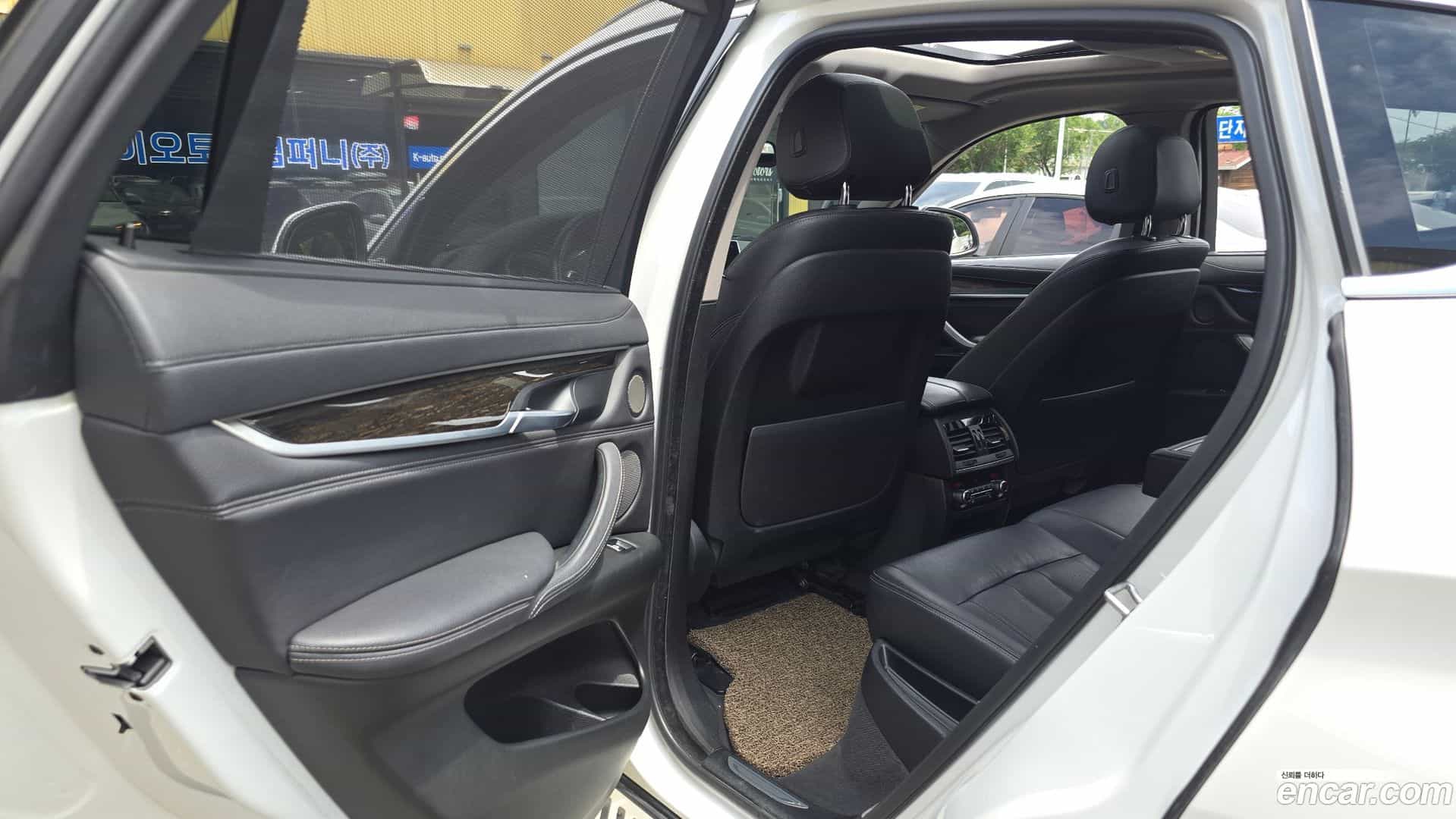 X6 BMW 2018.1-INNER-036