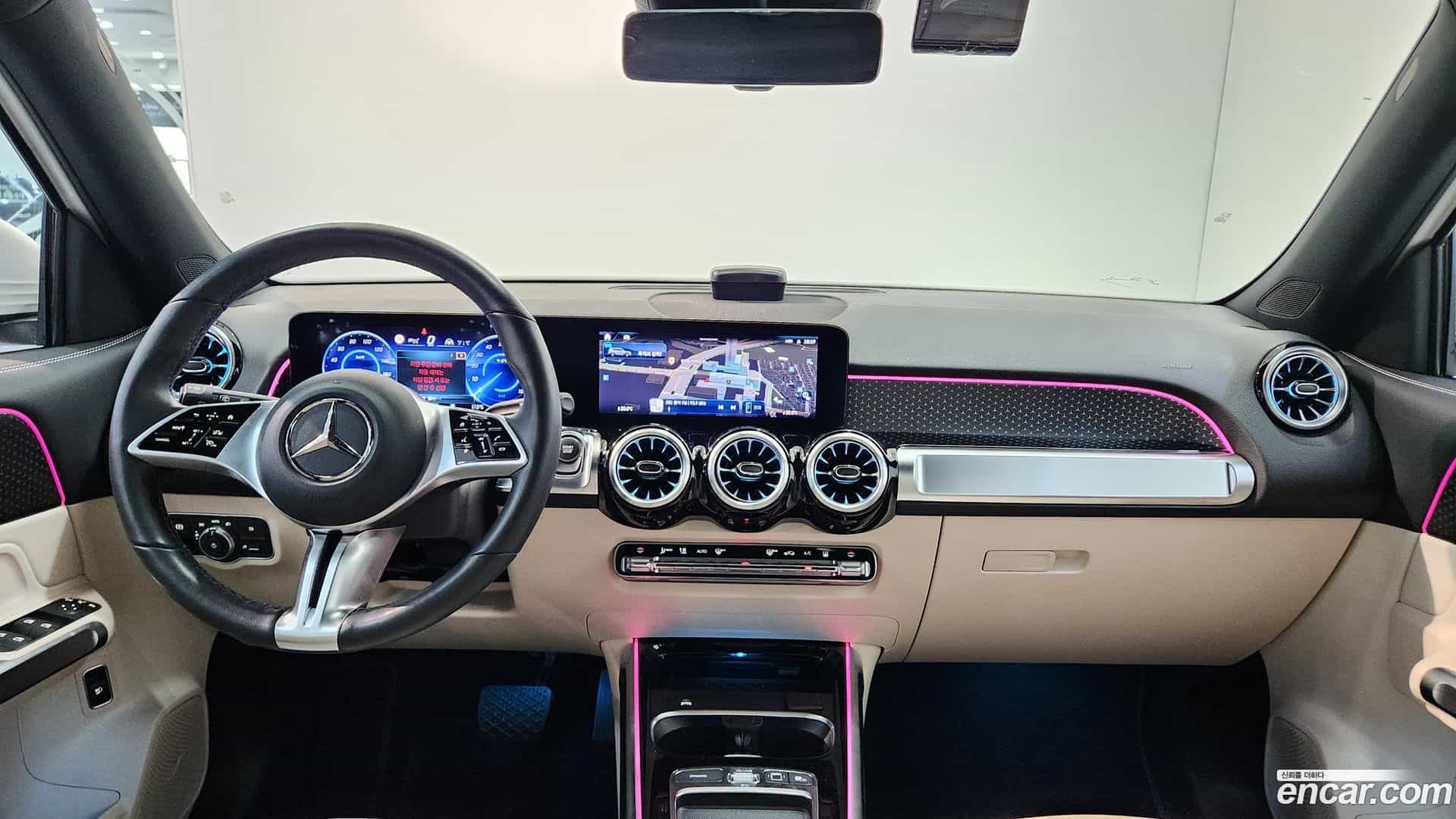 EQB Mercedes-Benz 2025.7-INNER-008