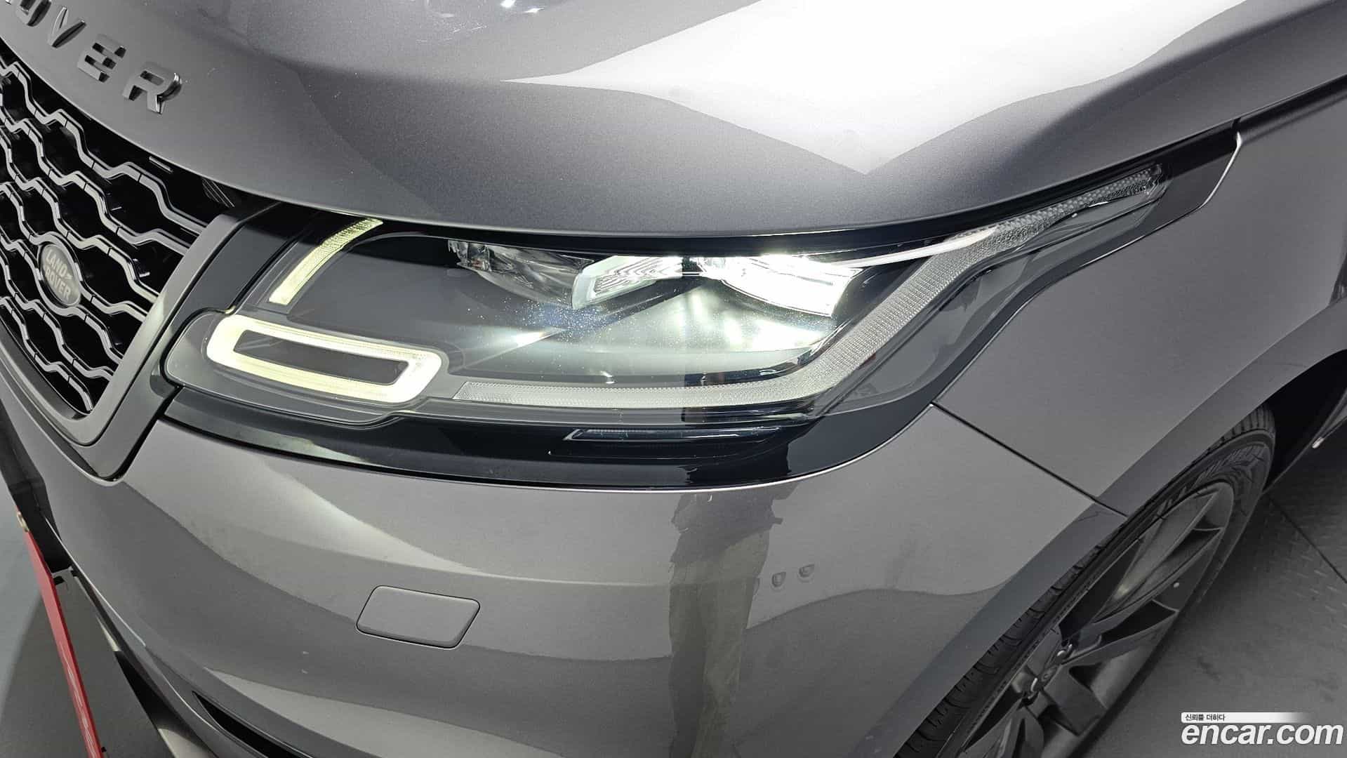 Range Rover Velar Land Rover 2017.10-OUTER-032