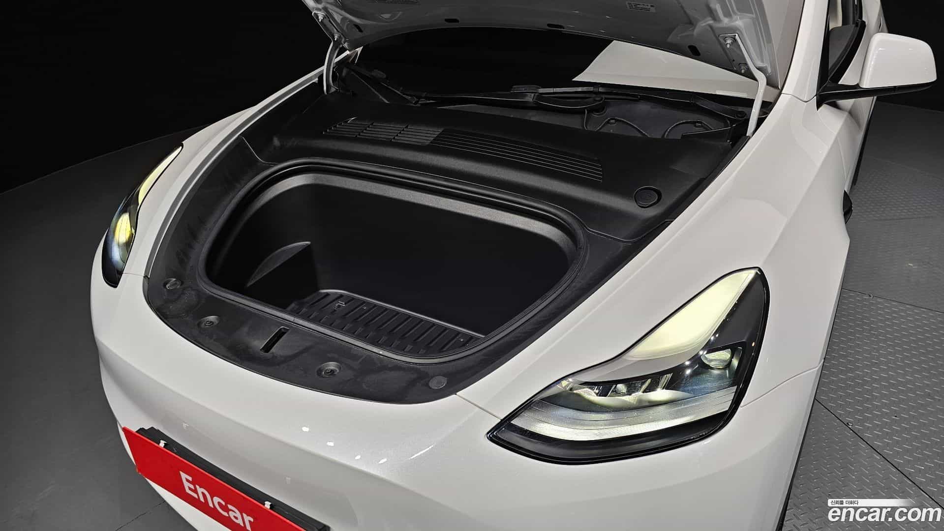 Model Y Tesla 2021.5-OUTER-006